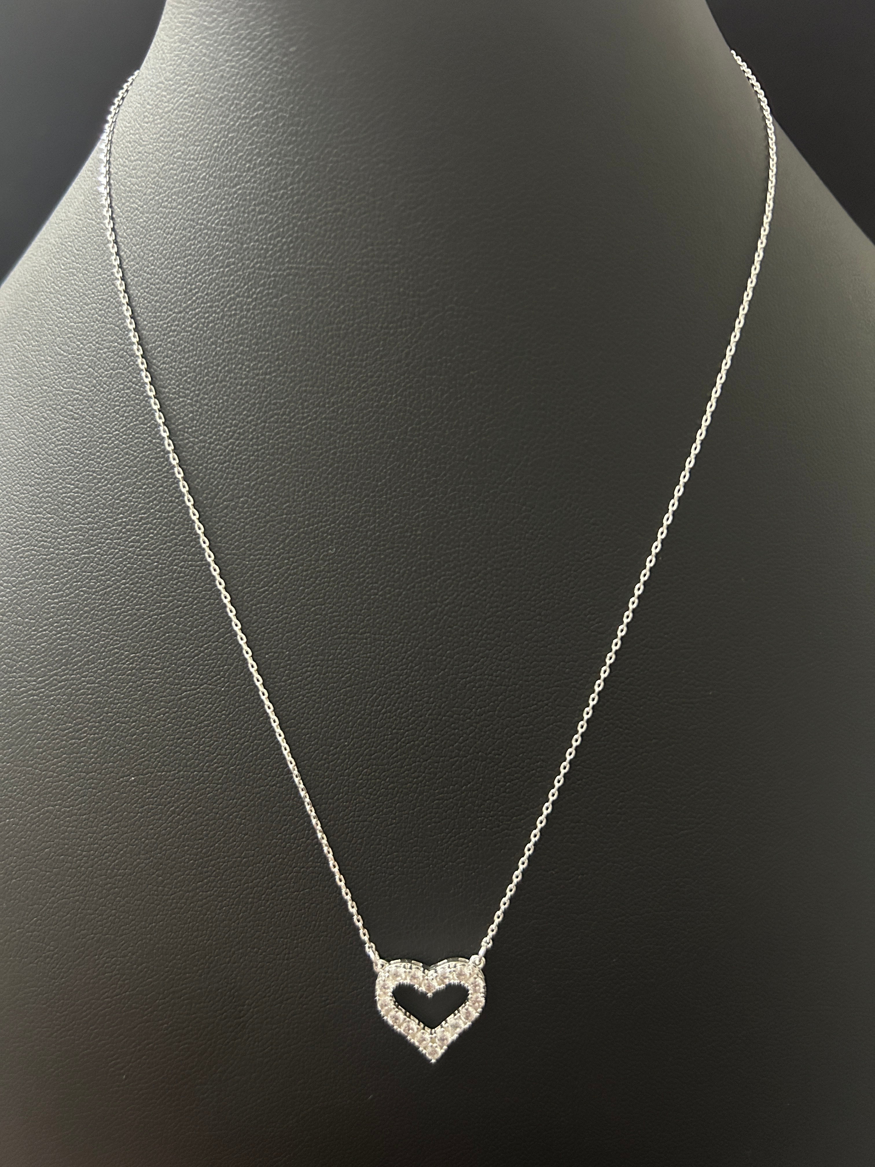 C79 - 14k White Gold 18-20 Inch Chain W/ VVS CZ Heart