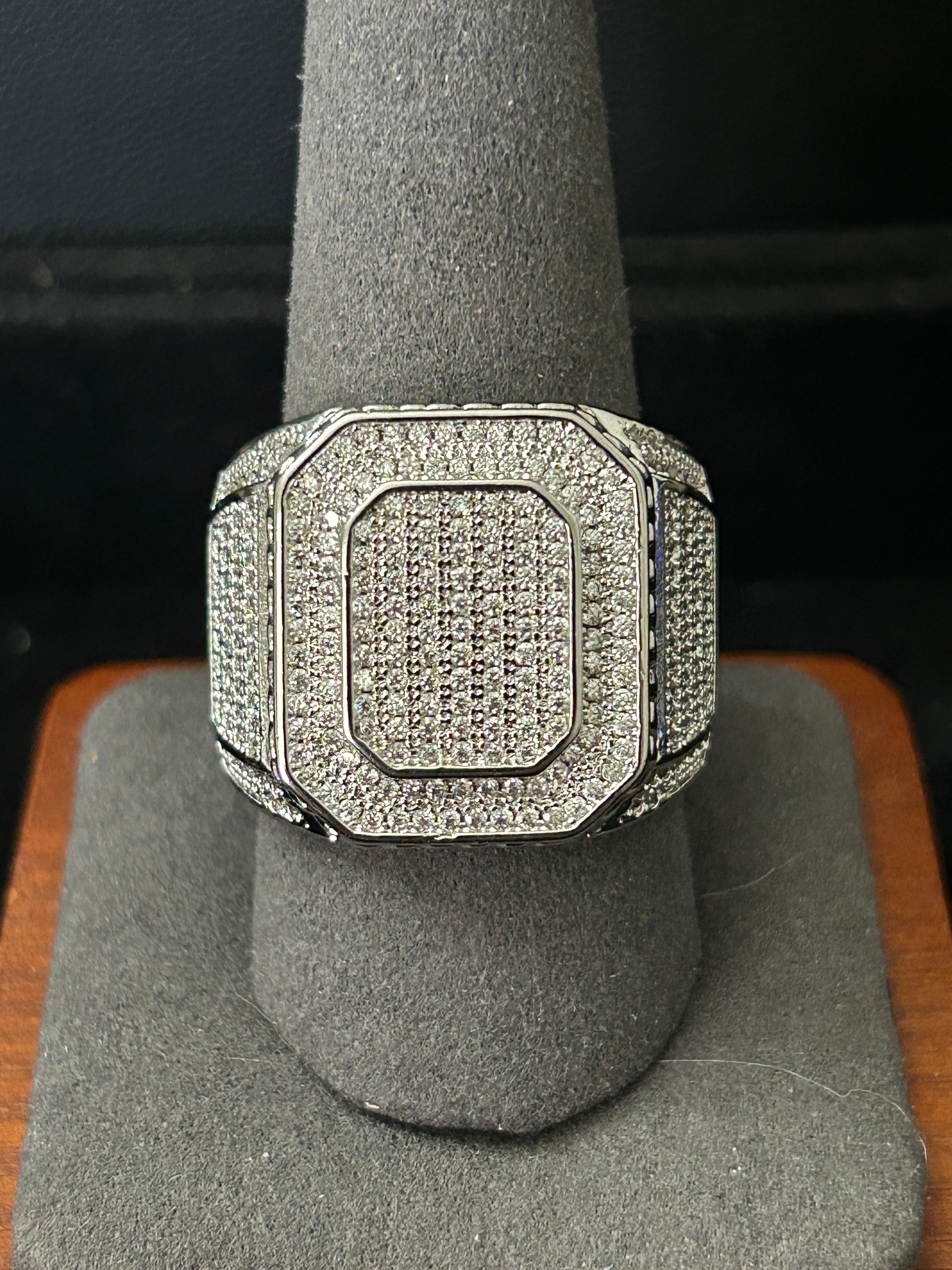 R65 - 14k White Gold VVS CZ Men’s Size 10