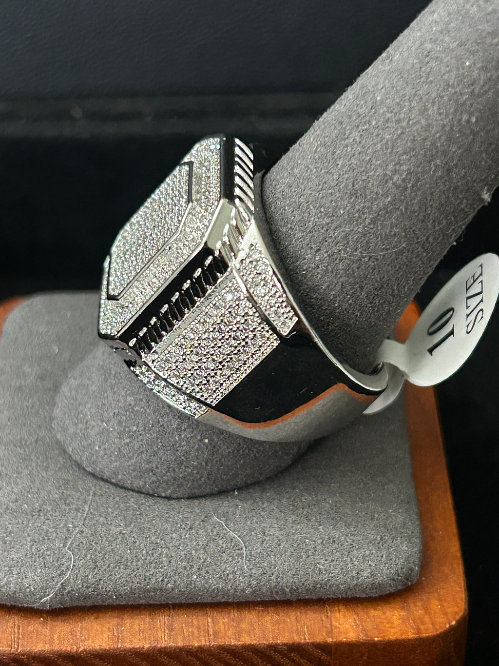 R65 - 14k White Gold VVS CZ Men’s Size 10