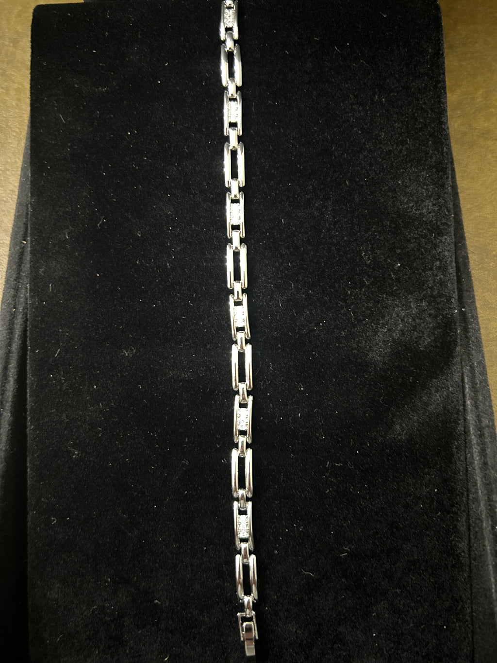 B86 - 14k White Gold VVS CZ 8 Inch