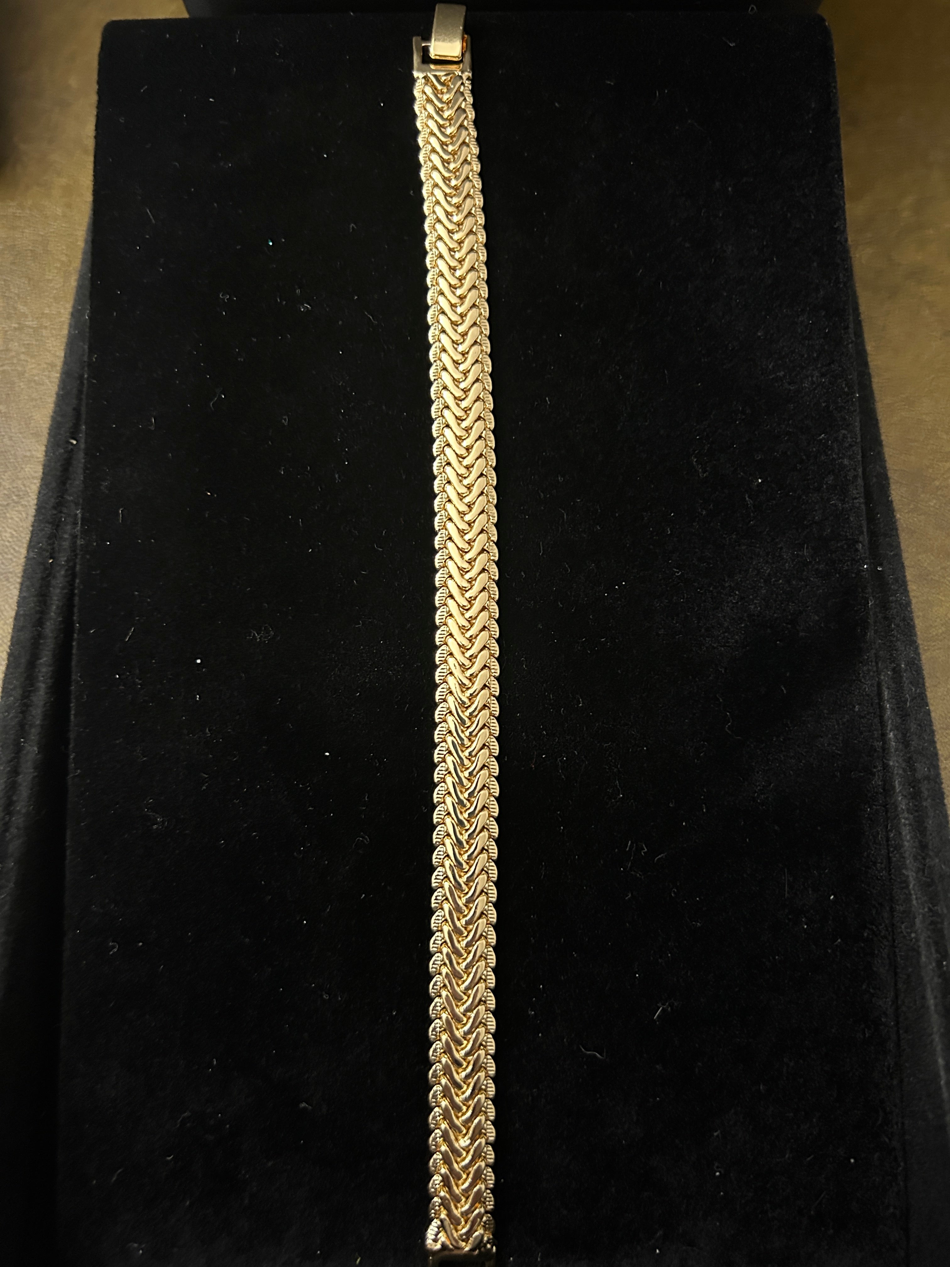 B87 - 14k Gold Diamond Cut Herringbone 8 Inch 9mm