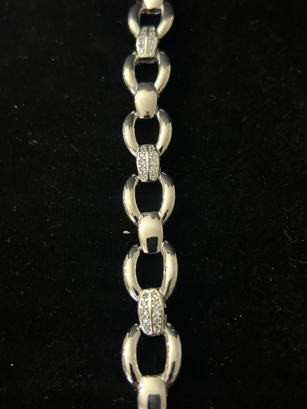 B89 - 14k White Gold VVS CZ 8 Inch