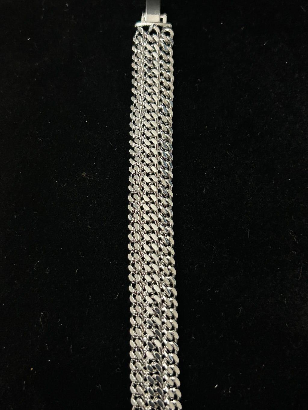 B91 - 14k White Gold Herringbone 8 Inch