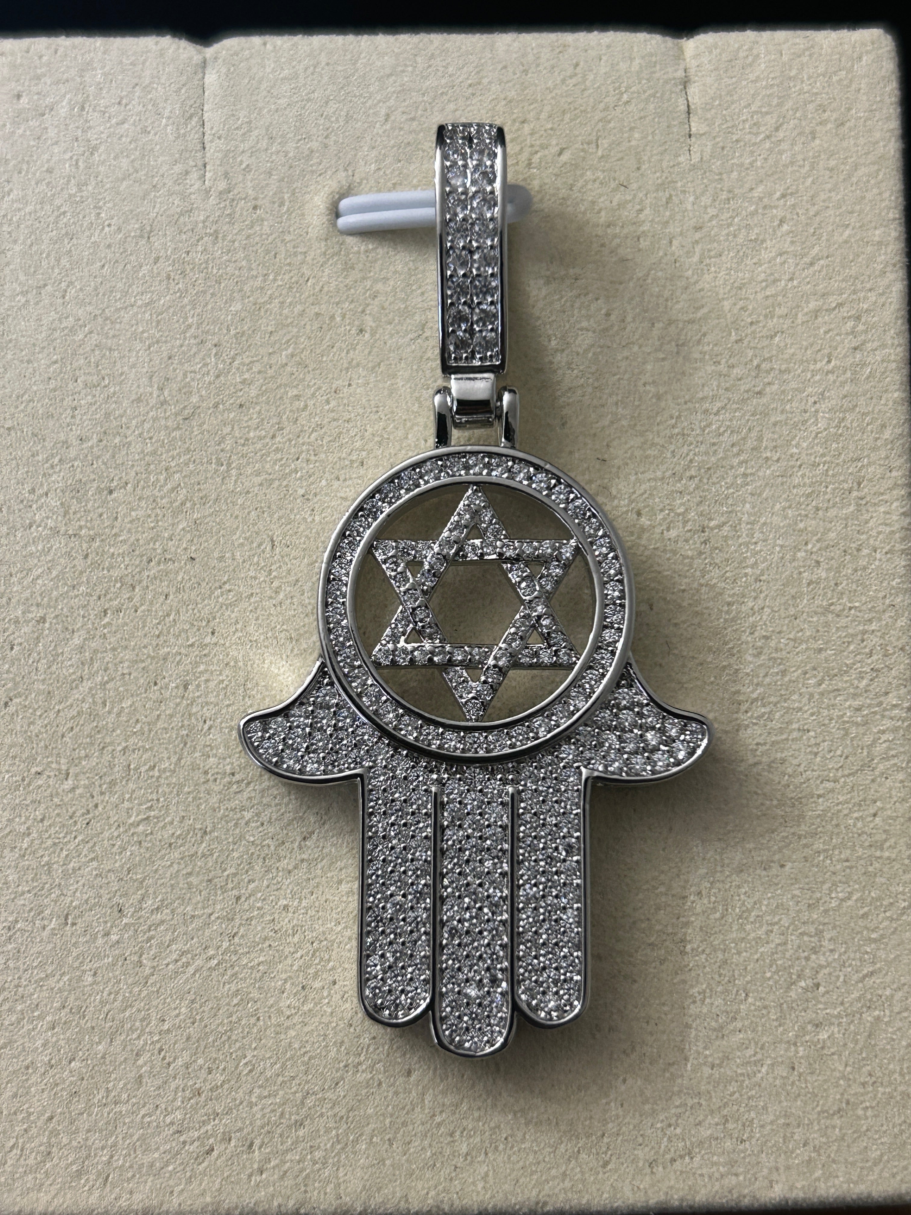 P74 - 14k White Gold VVS CZ Hamsa W/ Star