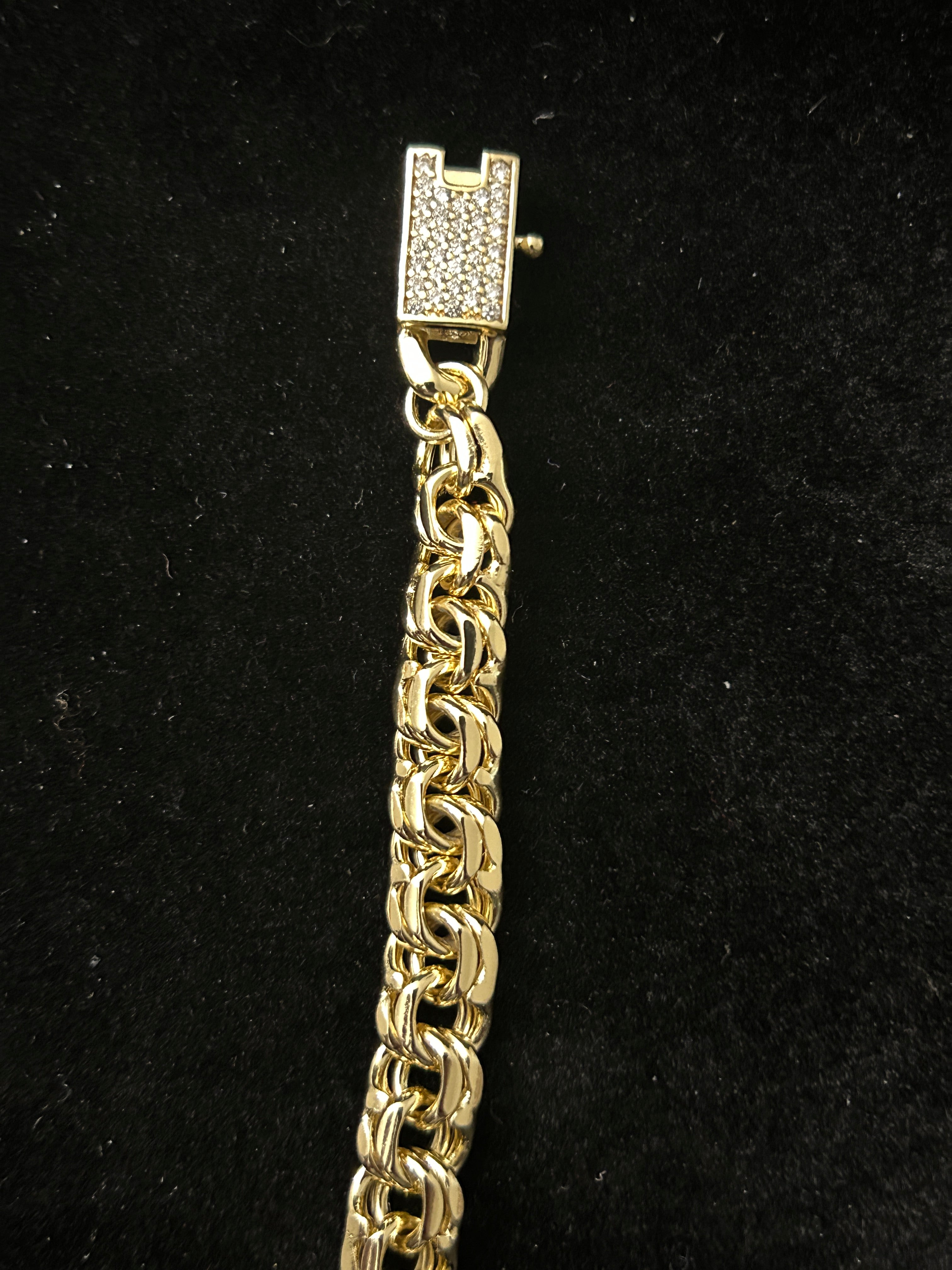 B94 - 14k Gold VVS CZ Lock 8.5 Inch