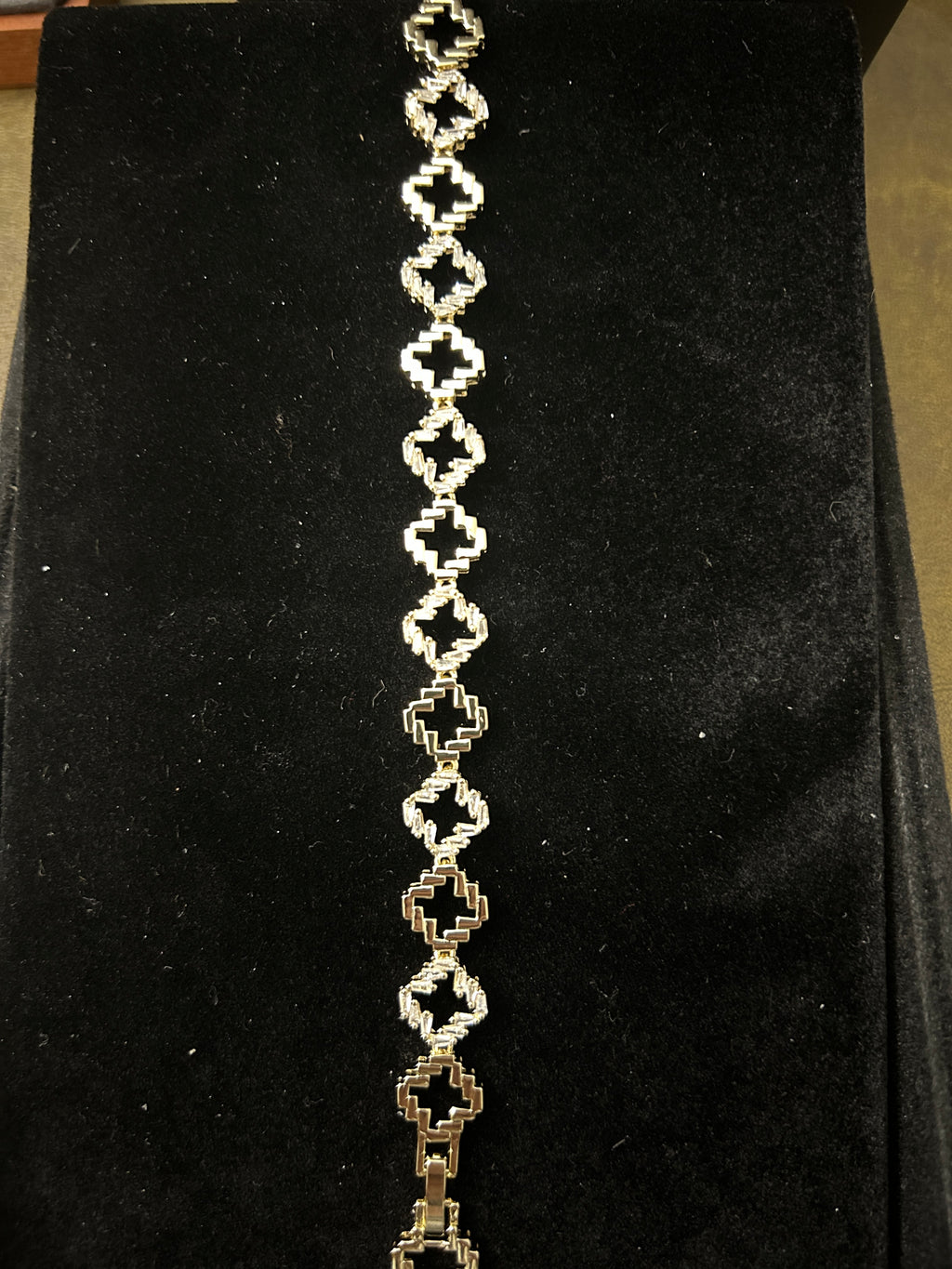 B95 - 14k Gold VVS CZ 8 Inch Clovers