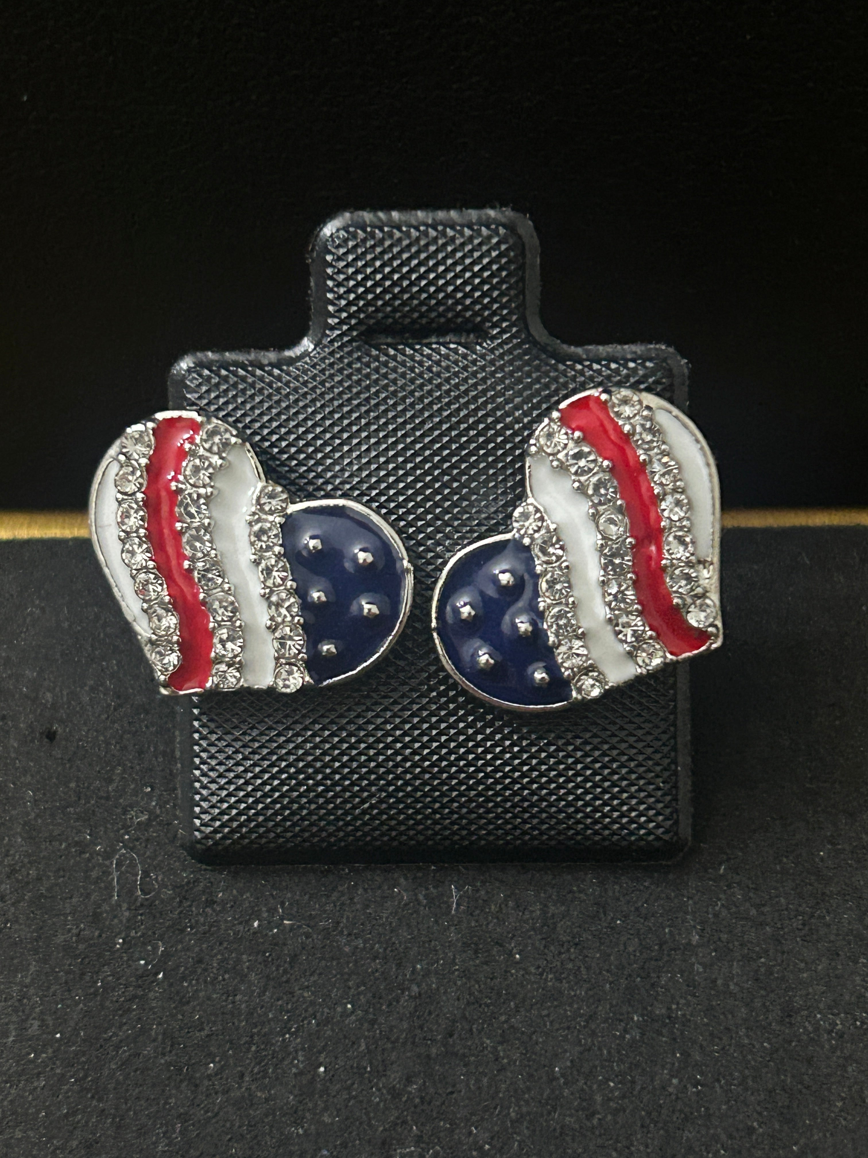 E94 - 14k White Gold VVS CZ American Flag Hearts