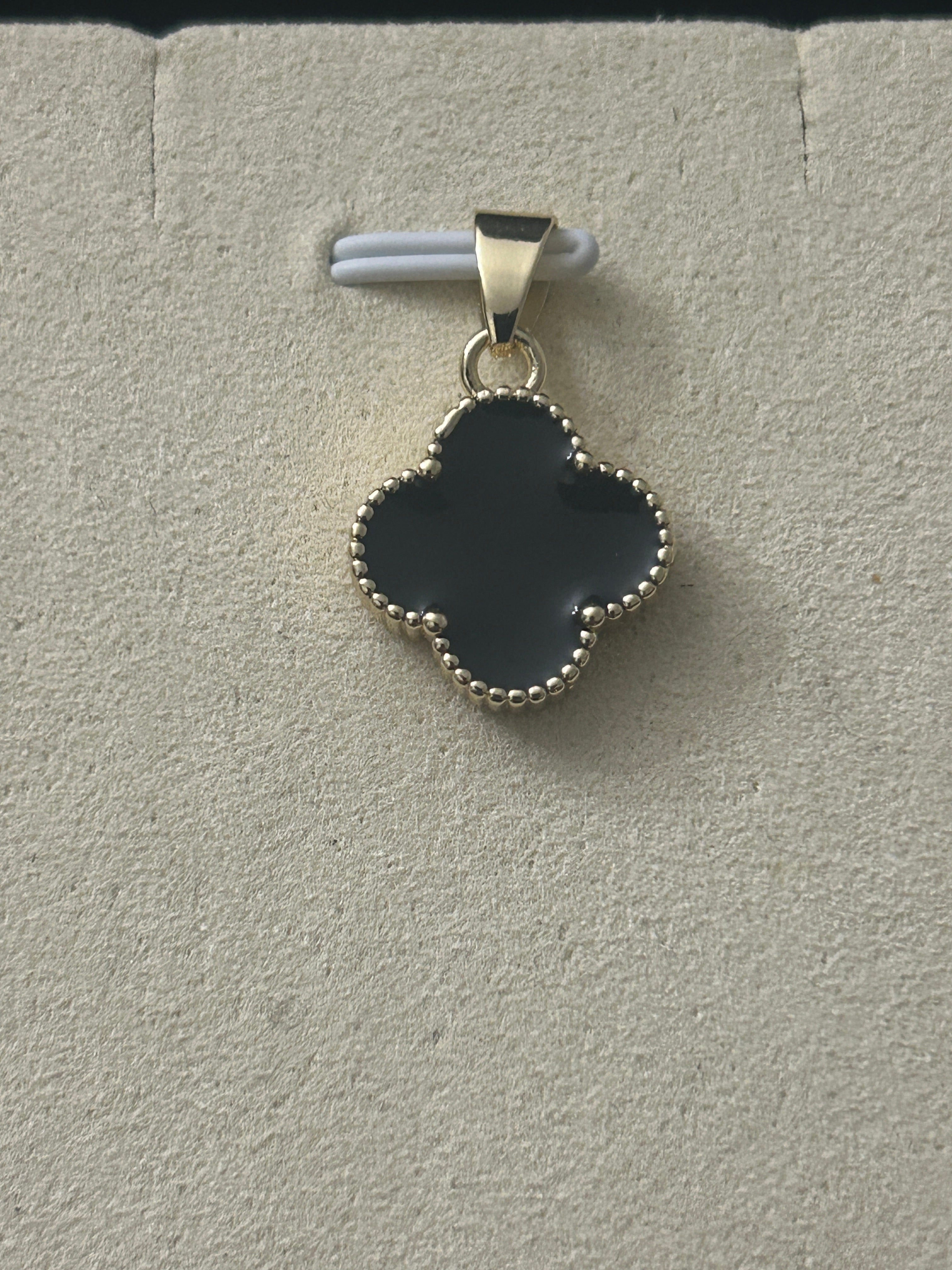 P75 - 14k Gold Black Clover