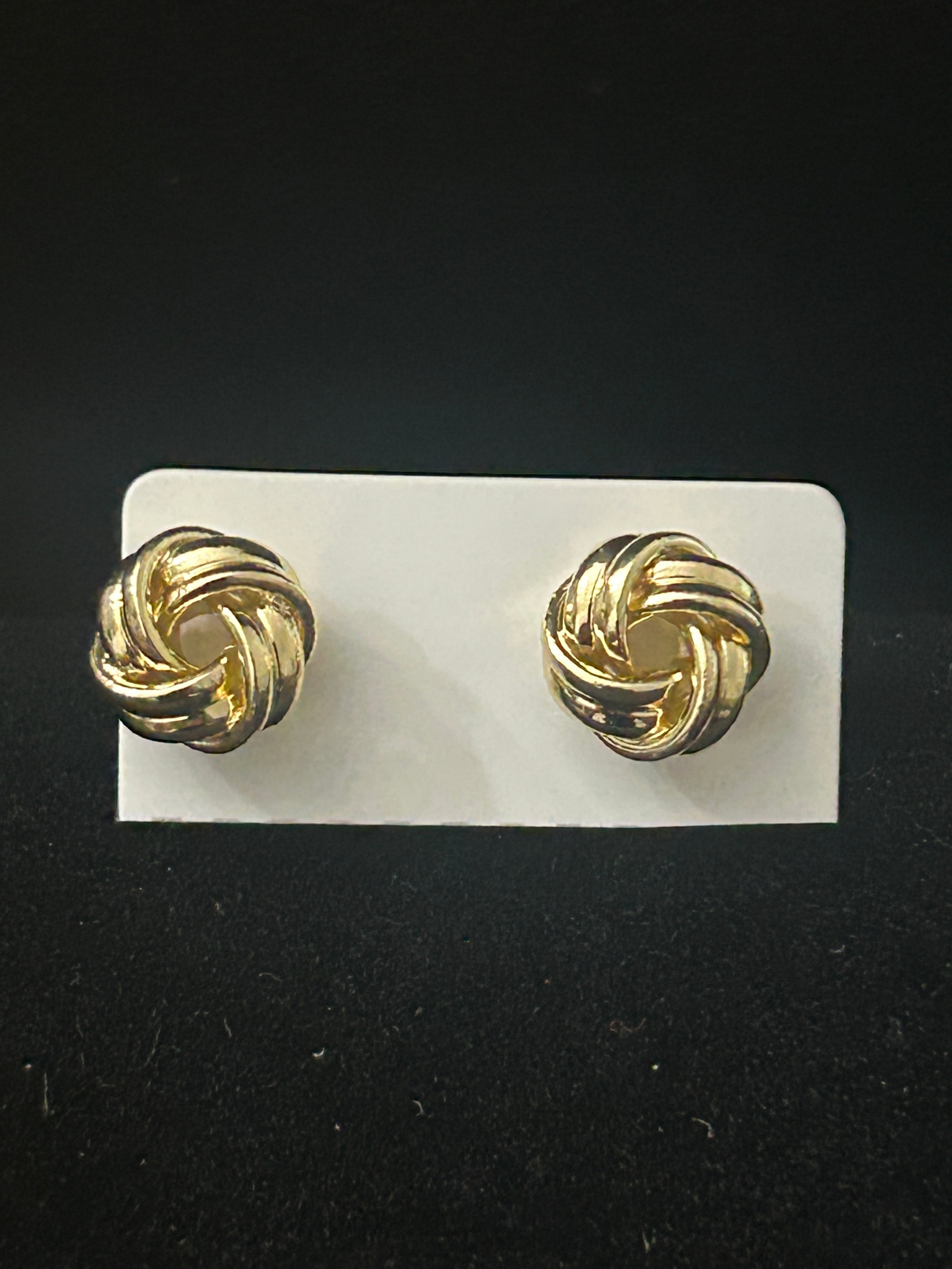 E104 - 14k Gold Knot Studs
