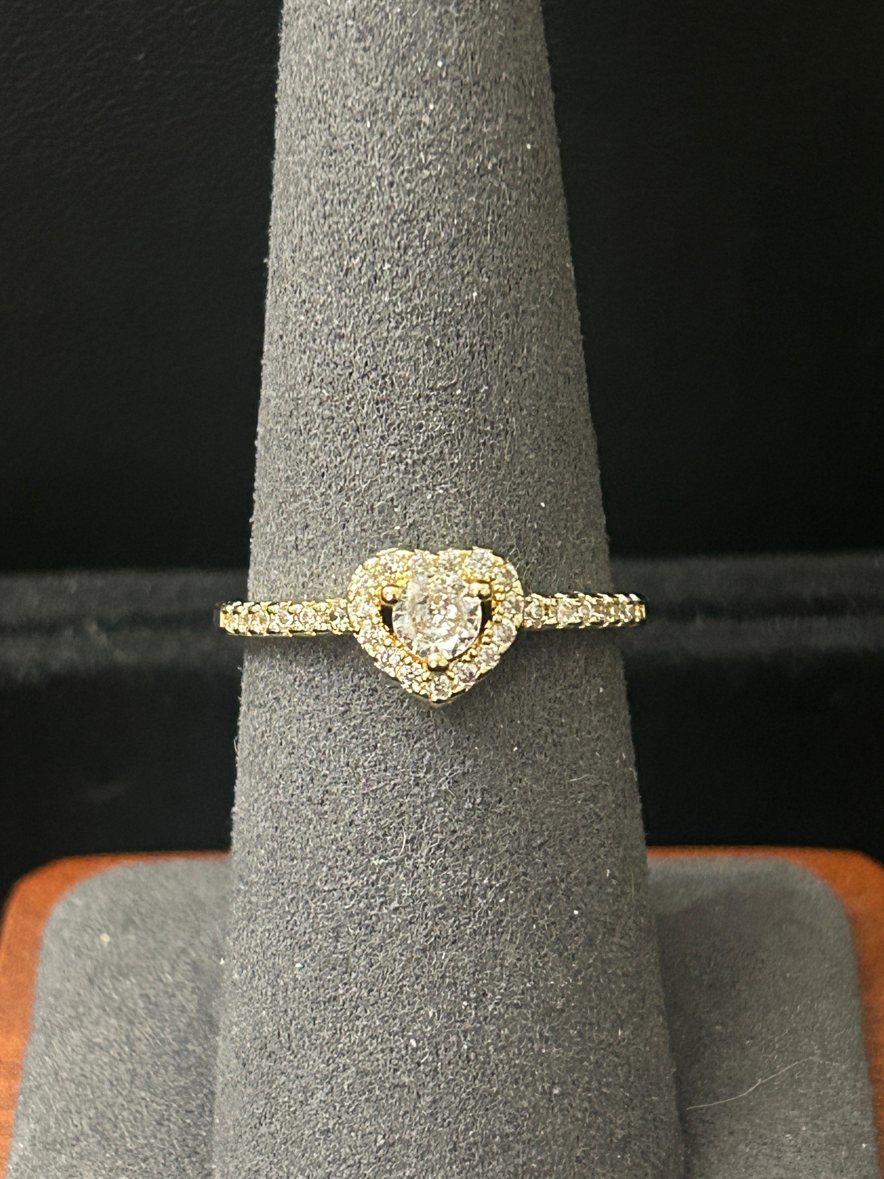 R78 - 14k Gold VVS CZ Heart Size 7