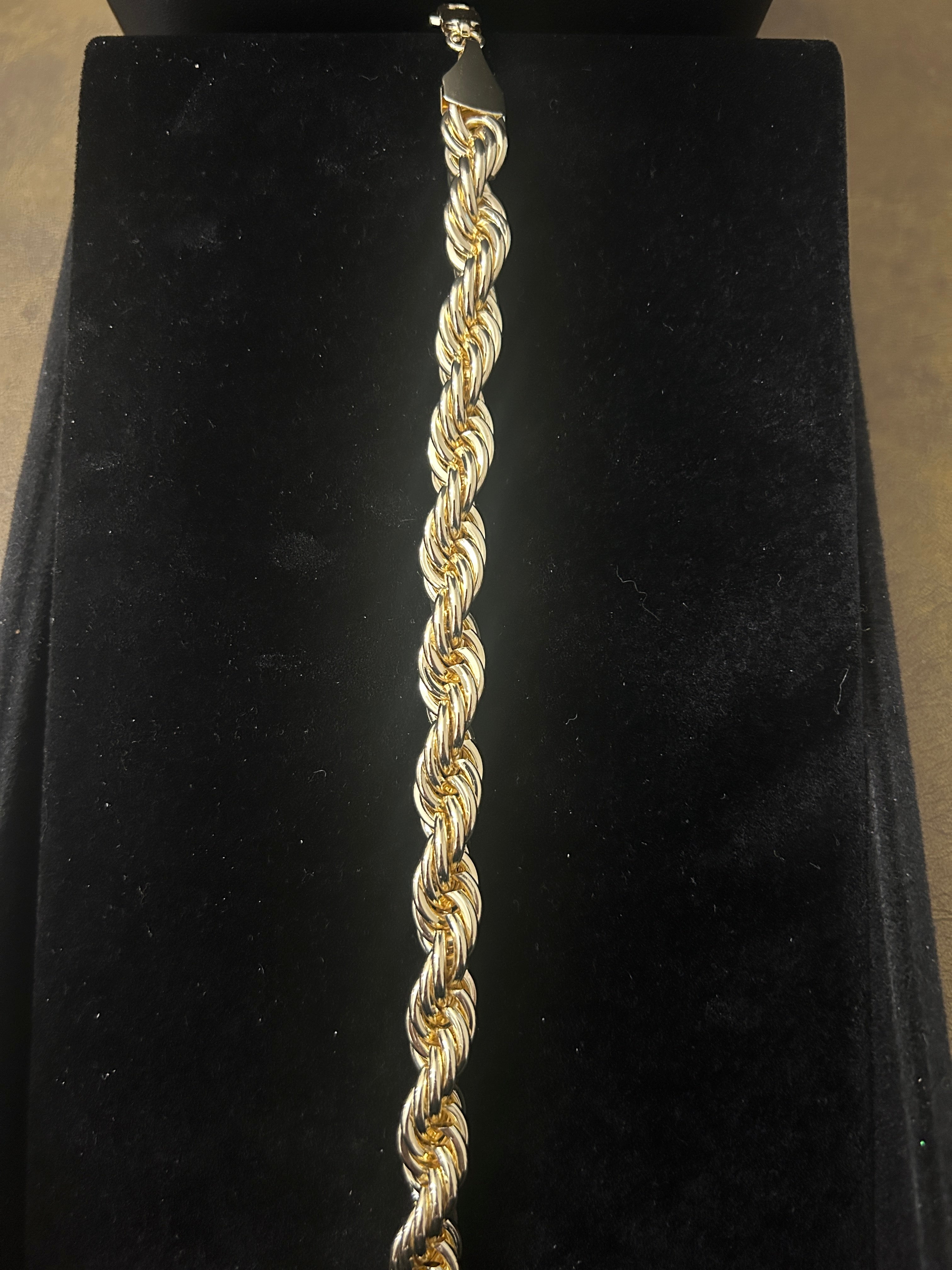 B100 - 14k Gold 8.5 Inch Rope 10mm