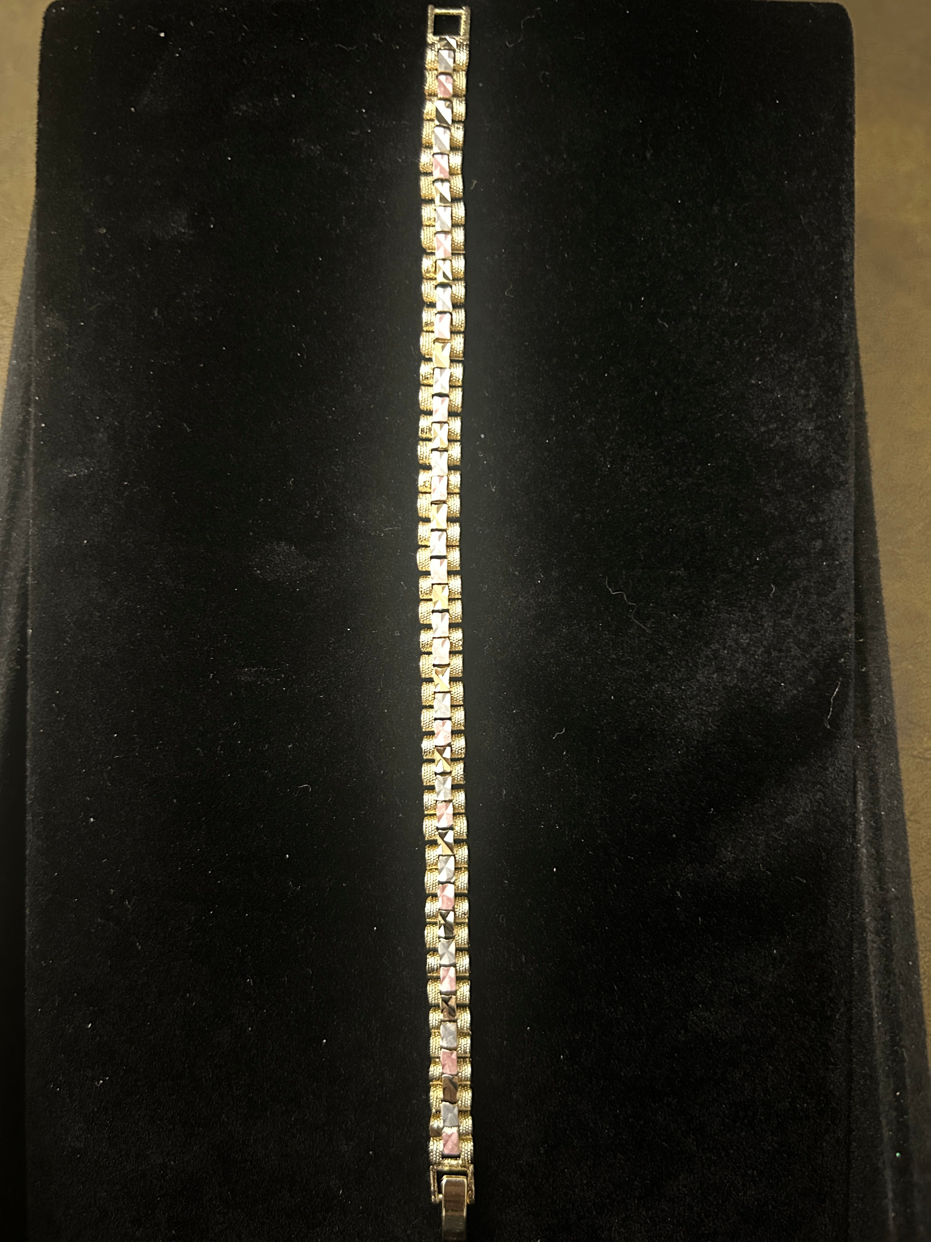 B101 - 14k Gold VVS CZ Multi Color Stone 7.5 Inch