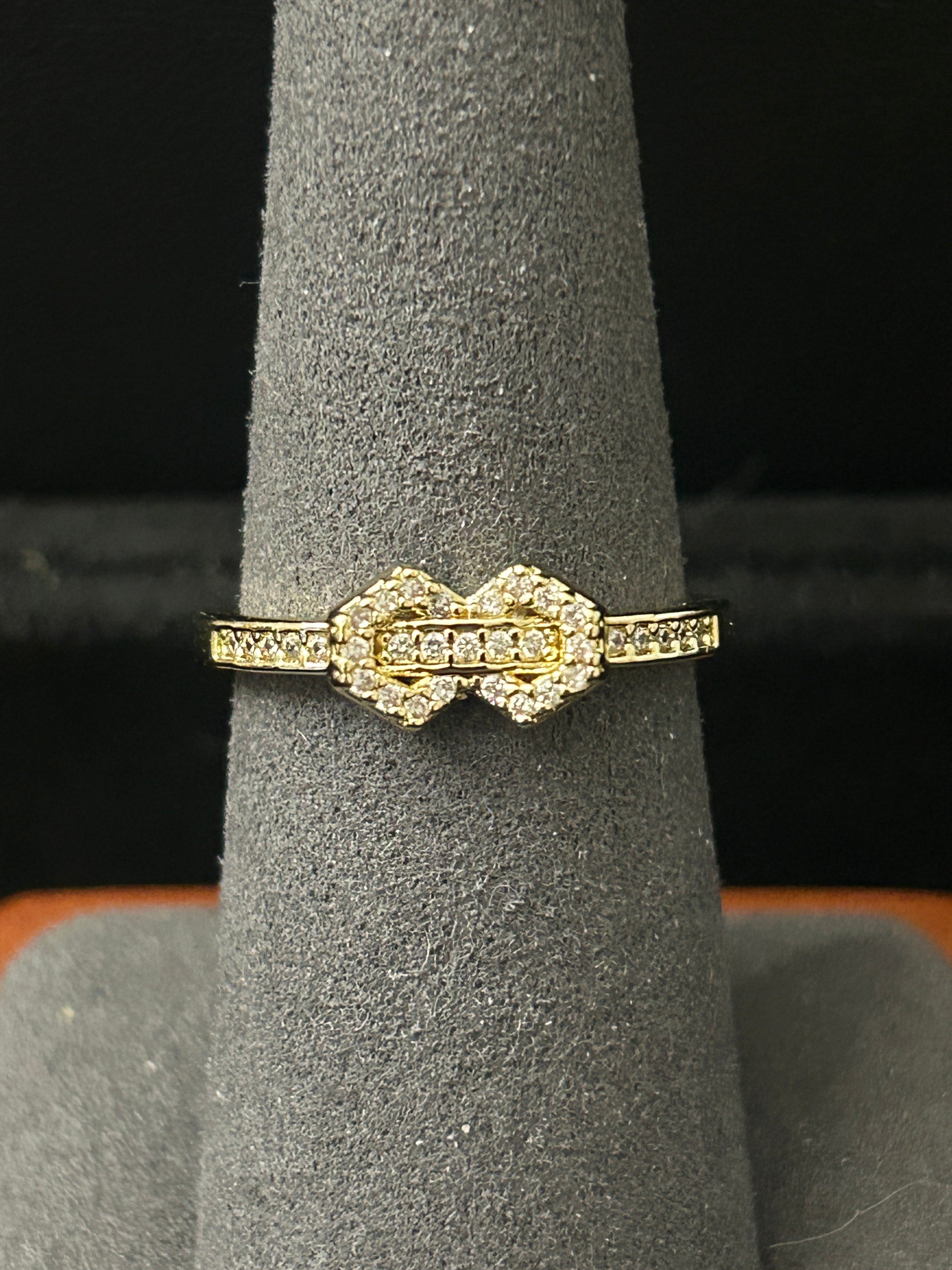 R81 - 14k Gold VVS CZ Size 7