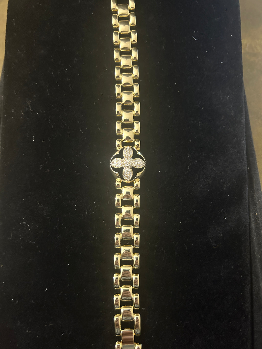 14k Gold 8inch VVS CZ Clovers Bracelet