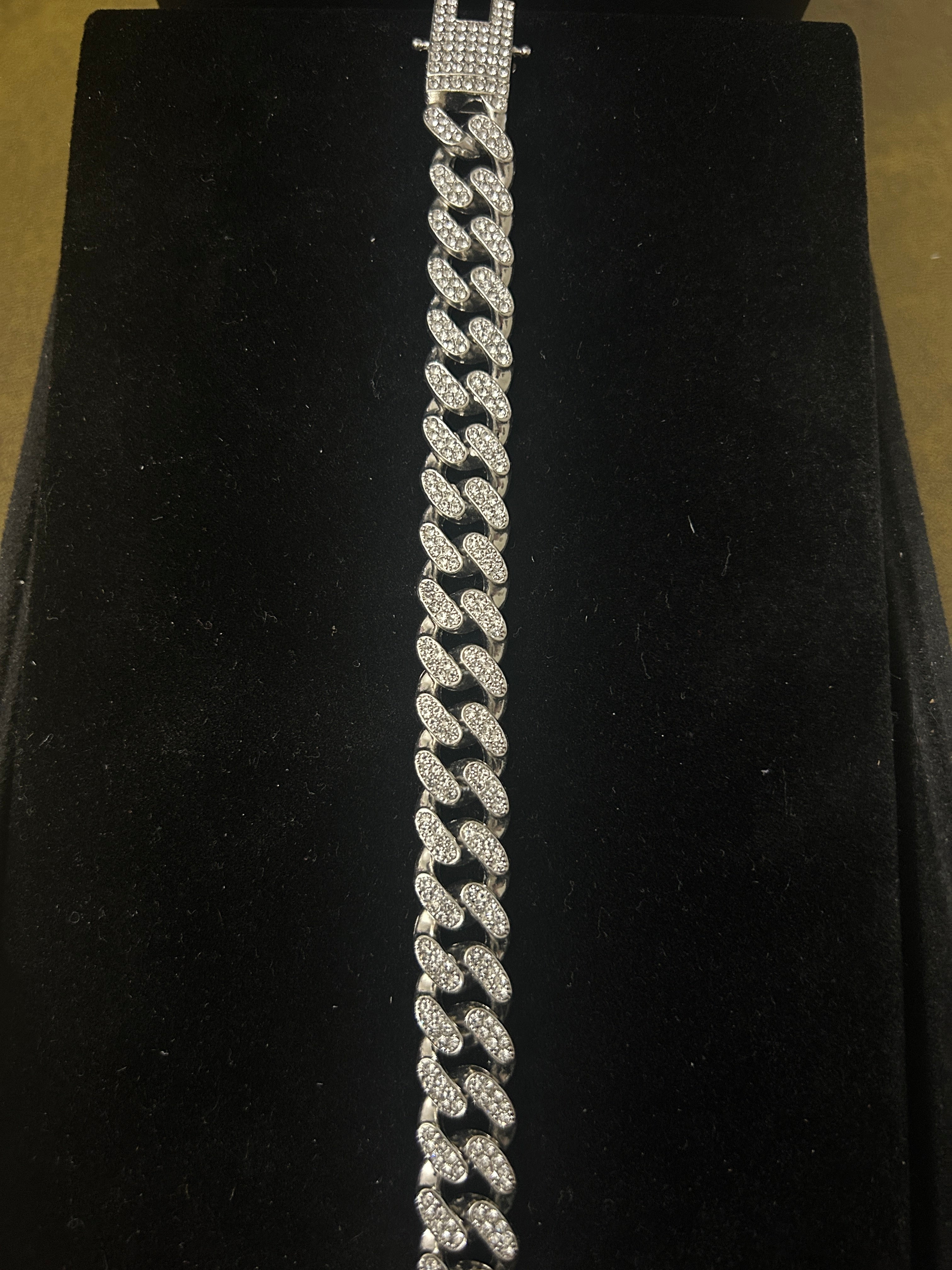 9in Iced Out Stainless VVS CZ Cuban 13MM