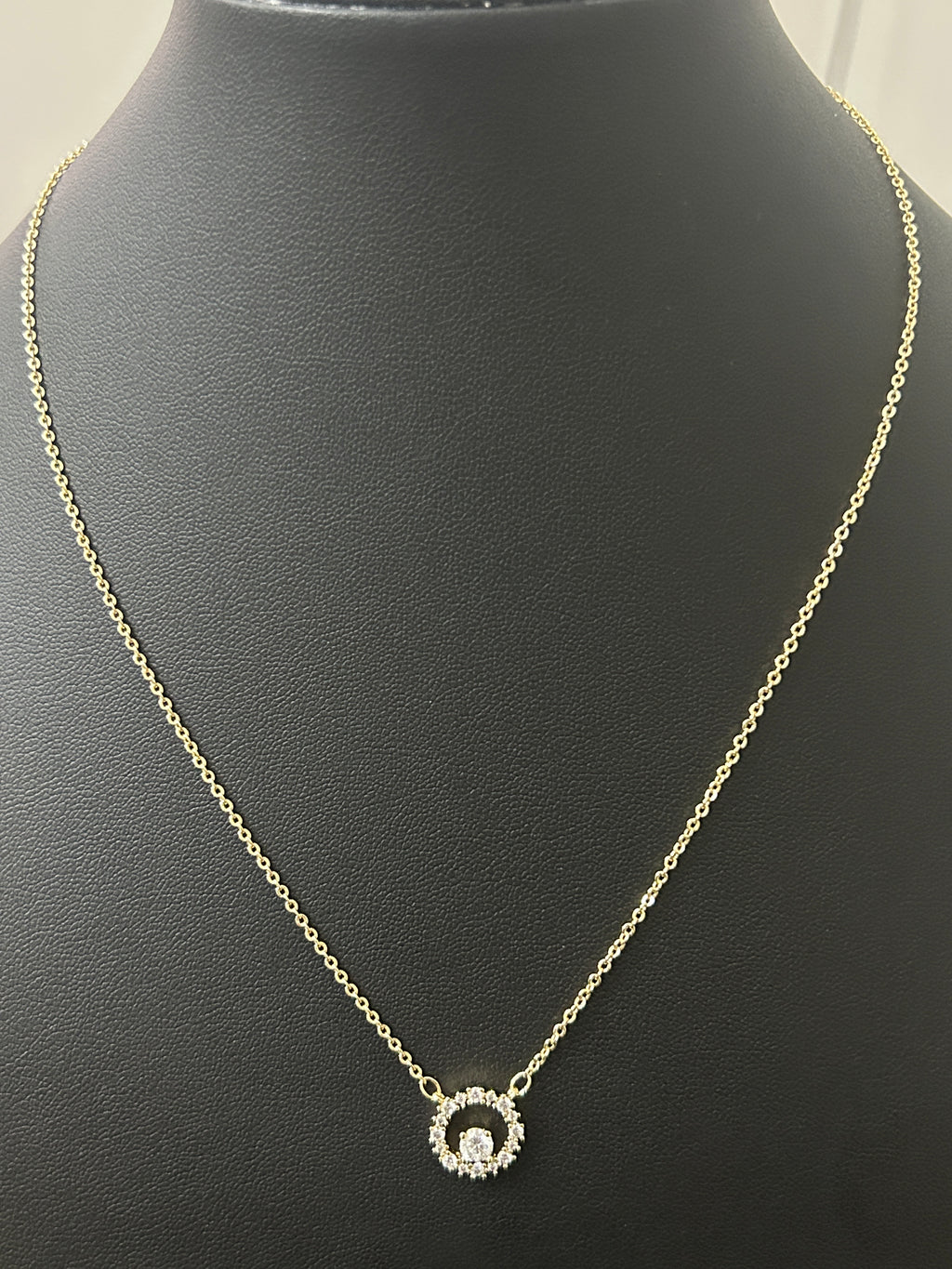 14K Gold 16-18in Thin Chain W/VVS CZ Circle Pendant