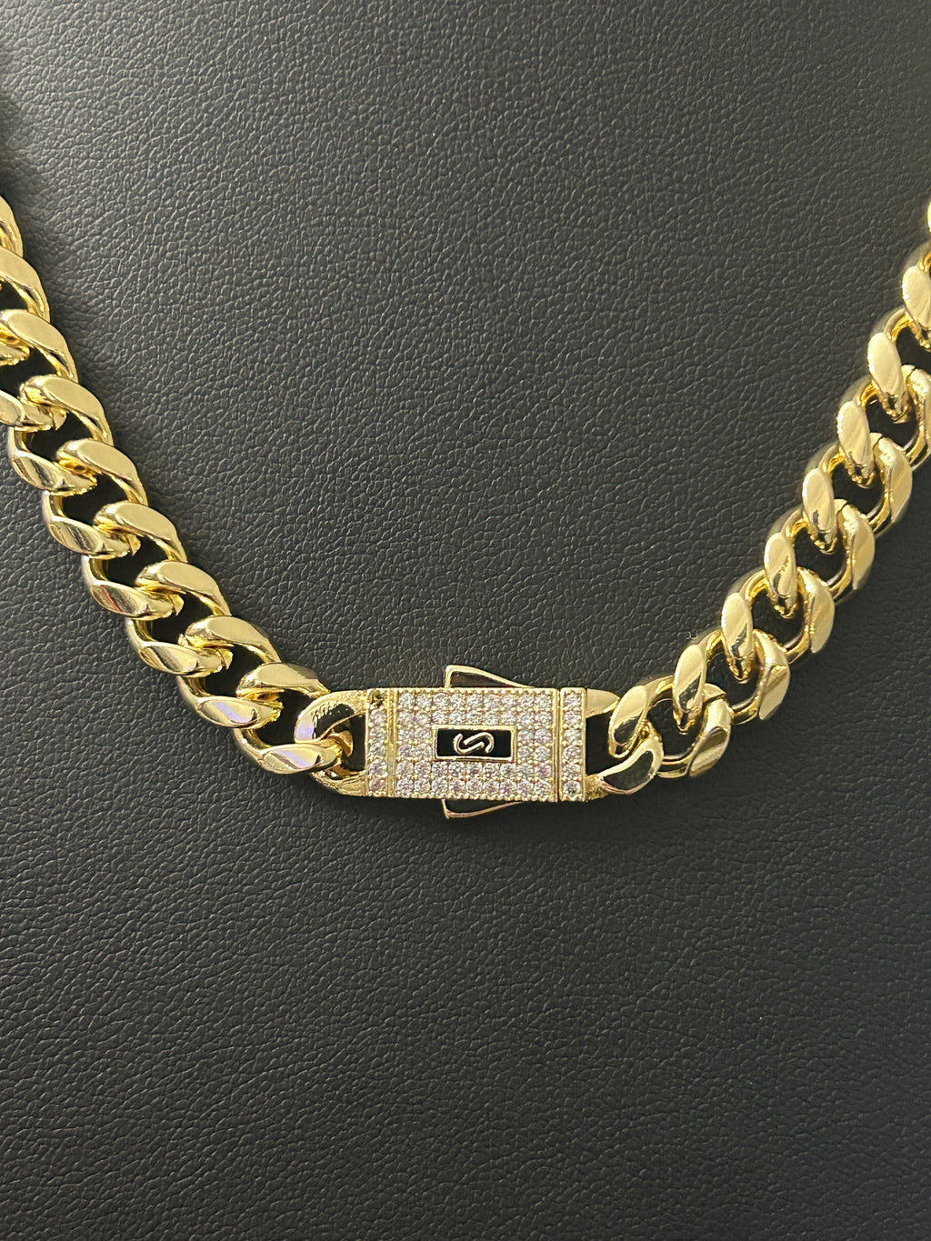 14K Gold 18in Cuban 7MM W/ VVS CZ Iced Out Lock