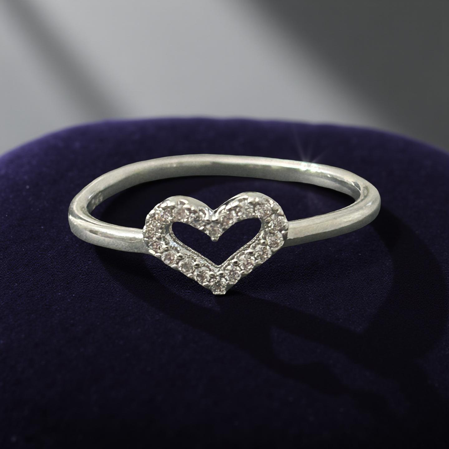 14k White Gold VVS CZ Heart Size 9
