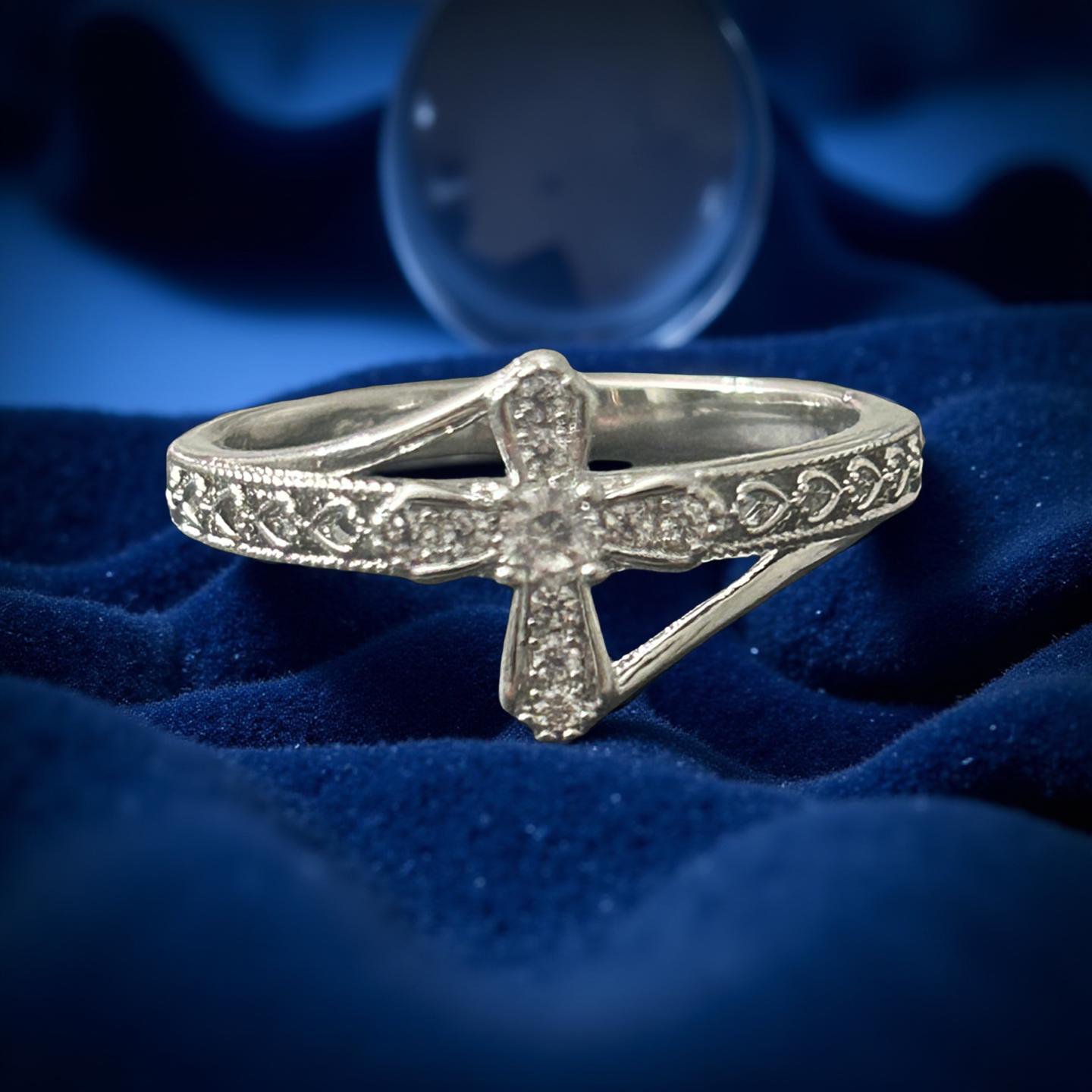 14k White Gold VVS CZ Cross Ring Size 8