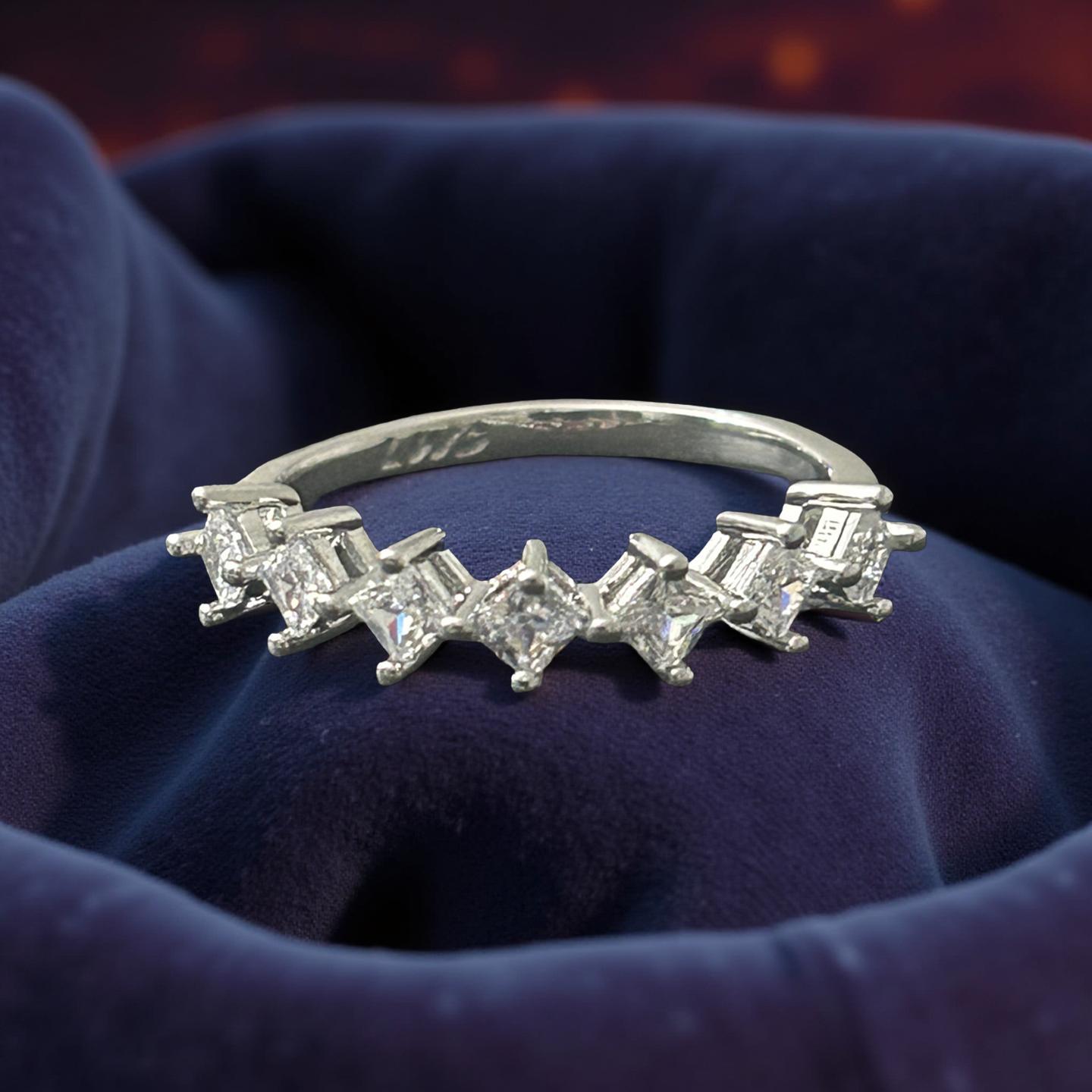 14k White Gold VVS CZ Size 7