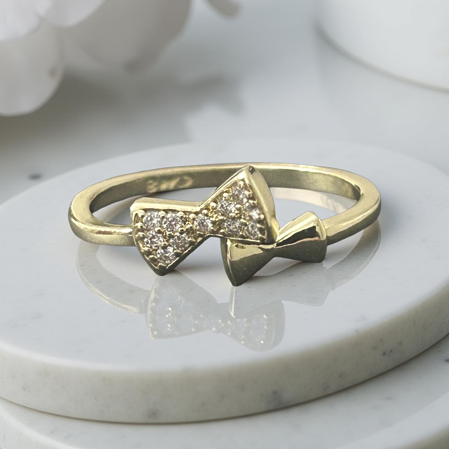 14k Gold VVS CZ Bow Size 8