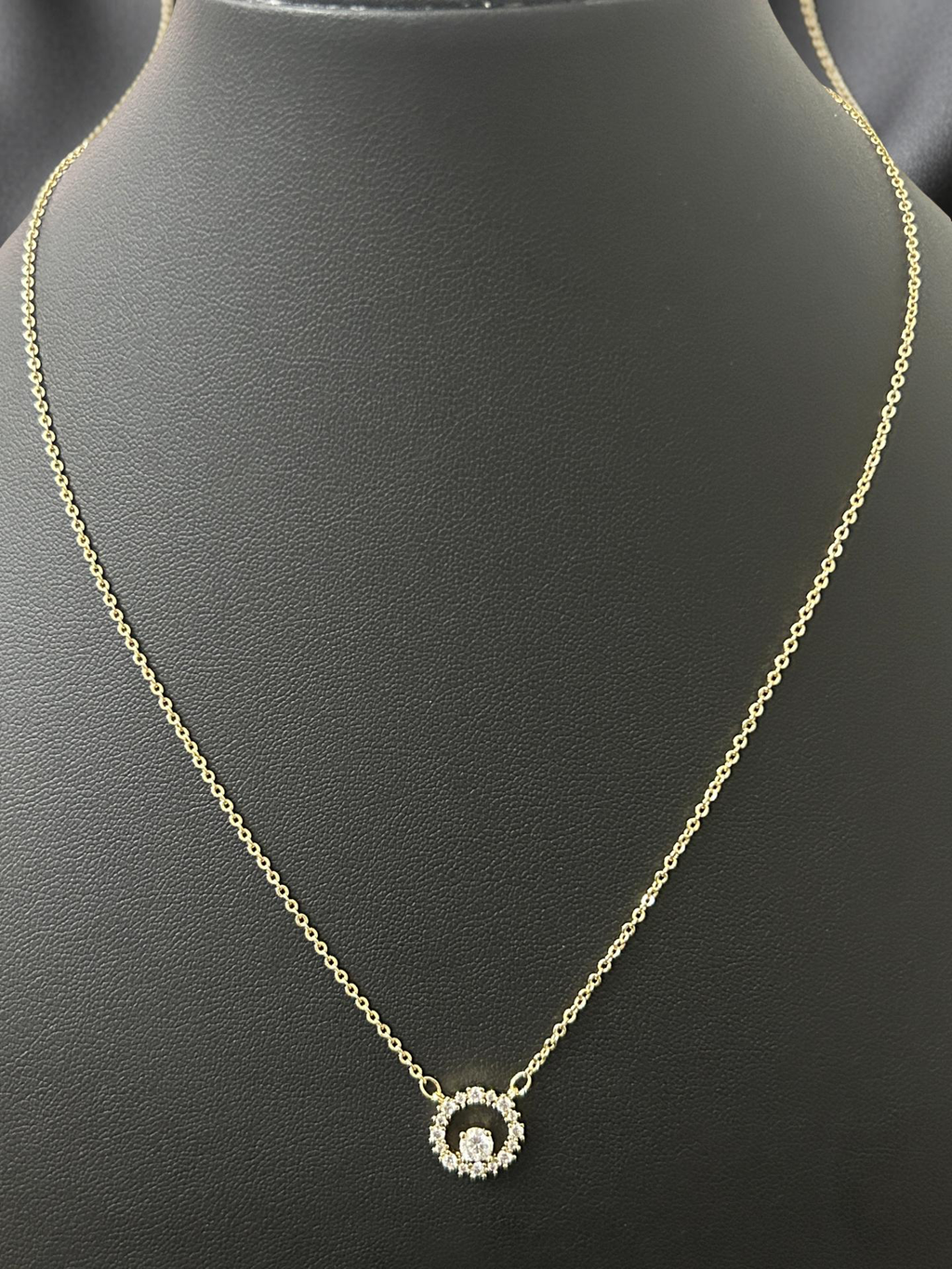 14K Gold 16-18in Thin Chain W/VVS CZ Circle Pendant