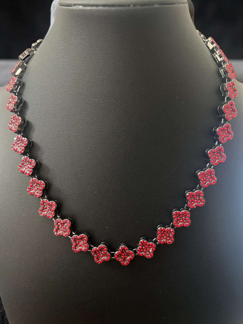 18in Black W/ Red VVS CZ Clovers