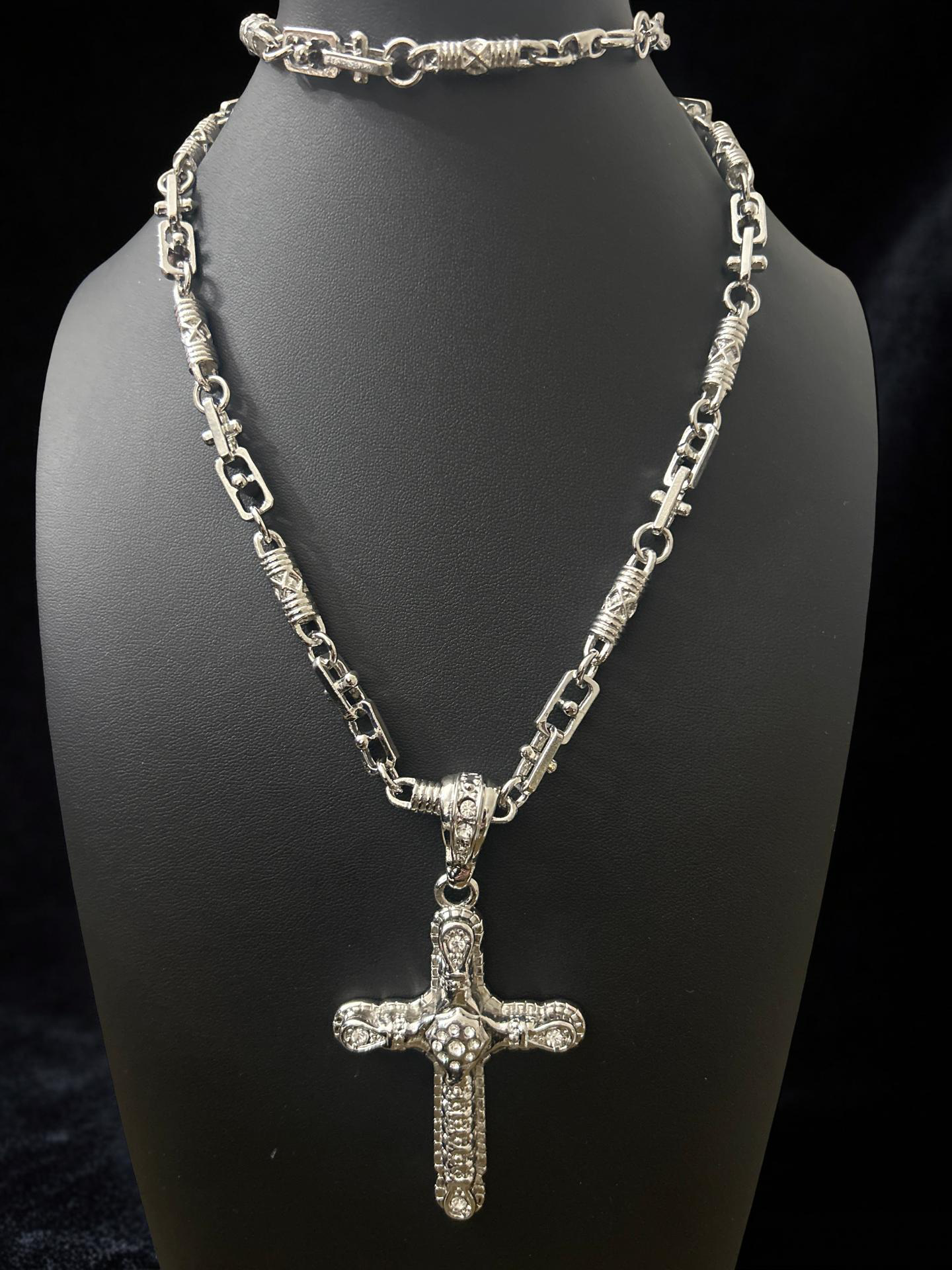 Stainless Steel 30in Barrel Chain W/ VVS CZ Cross