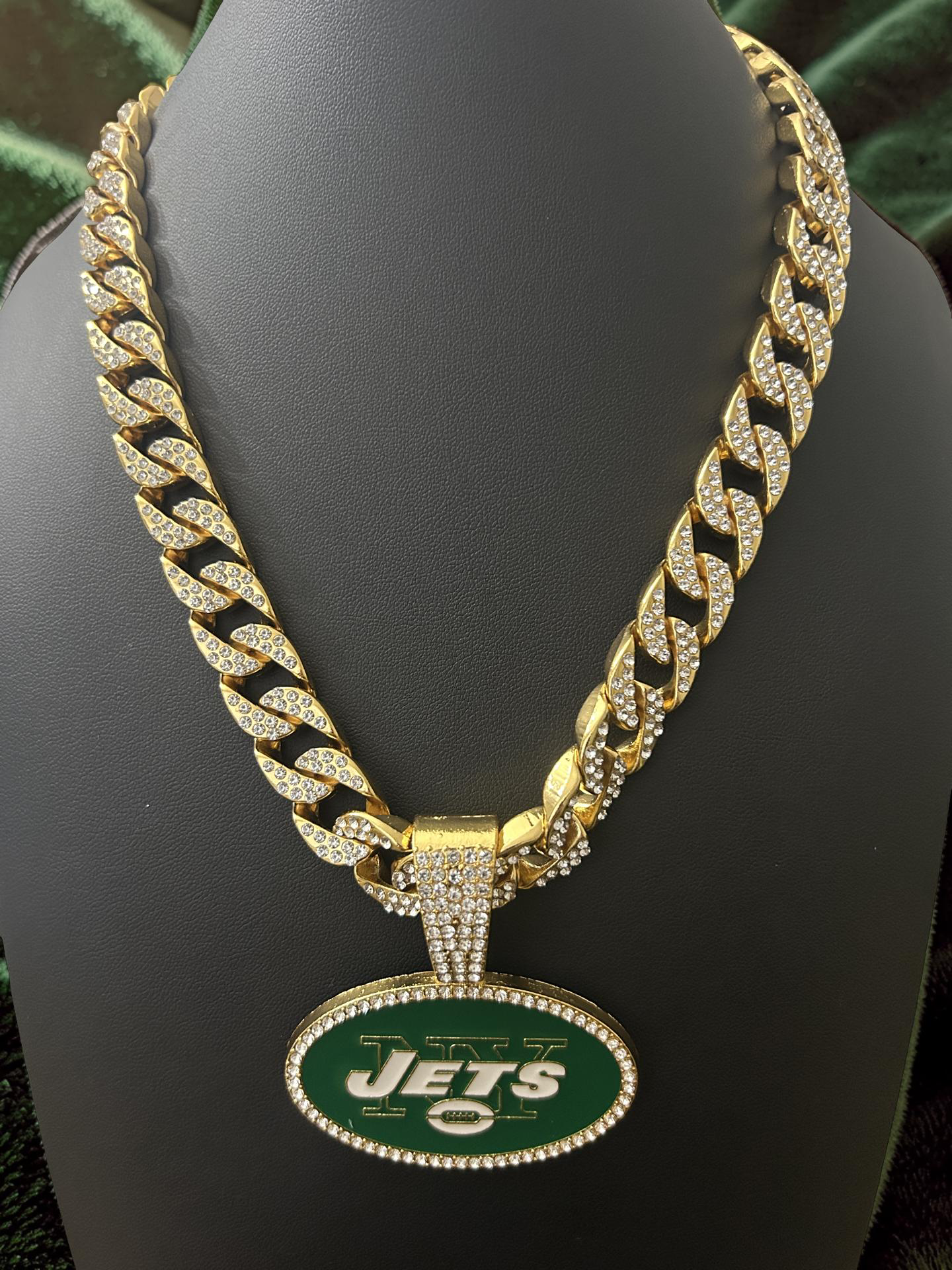 20” VVS CZ Iced Out 14mm Cuban Chain w/ NY Jets Pendant – Gold Over Stainless Steel Necklace