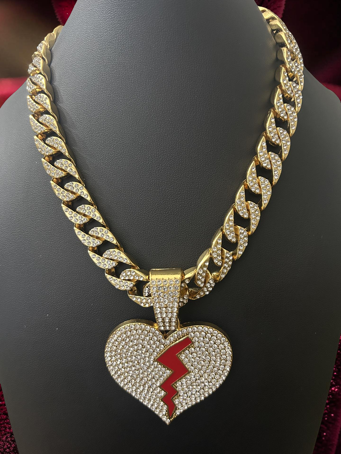 18” VVS CZ Iced Out 14mm Cuban Chain w/ Broken Heart Pendant – Gold Over Stainless Steel
