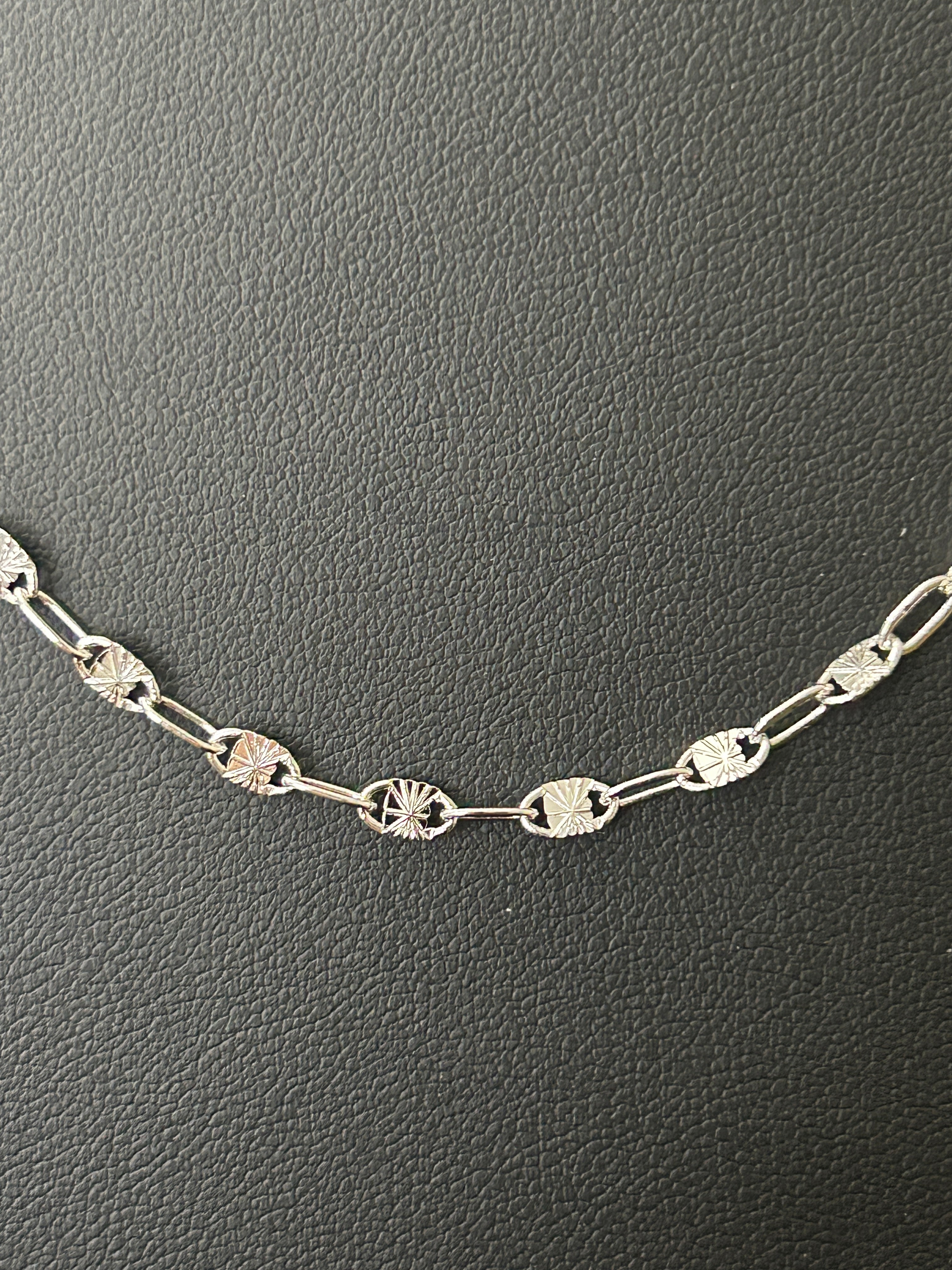 14K White Gold Filled Starburst Disc Oval Link Chain – 18in 3.5mm Diamond Cut Station Necklace