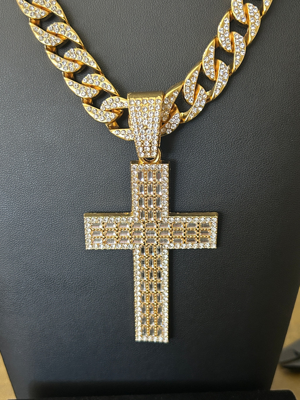 18in 14mm VVS CZ Iced Out Cuban Chain with Large Cross Pendant – Gold Over Stainless Steel