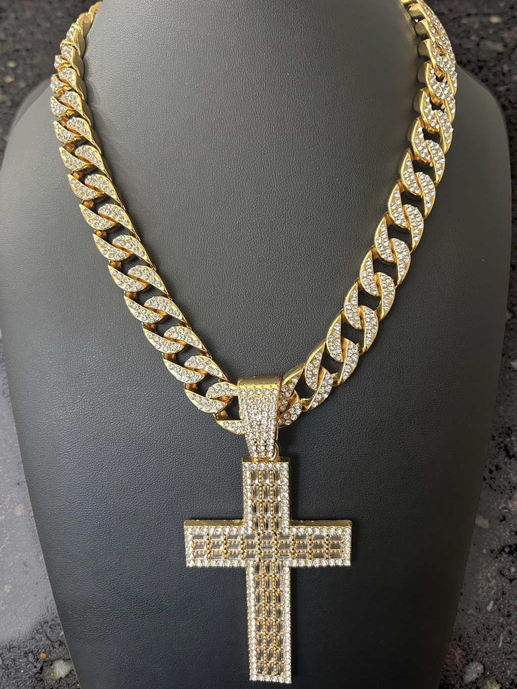 18in 14mm VVS CZ Iced Out Cuban Chain with Large Cross Pendant – Gold Over Stainless Steel