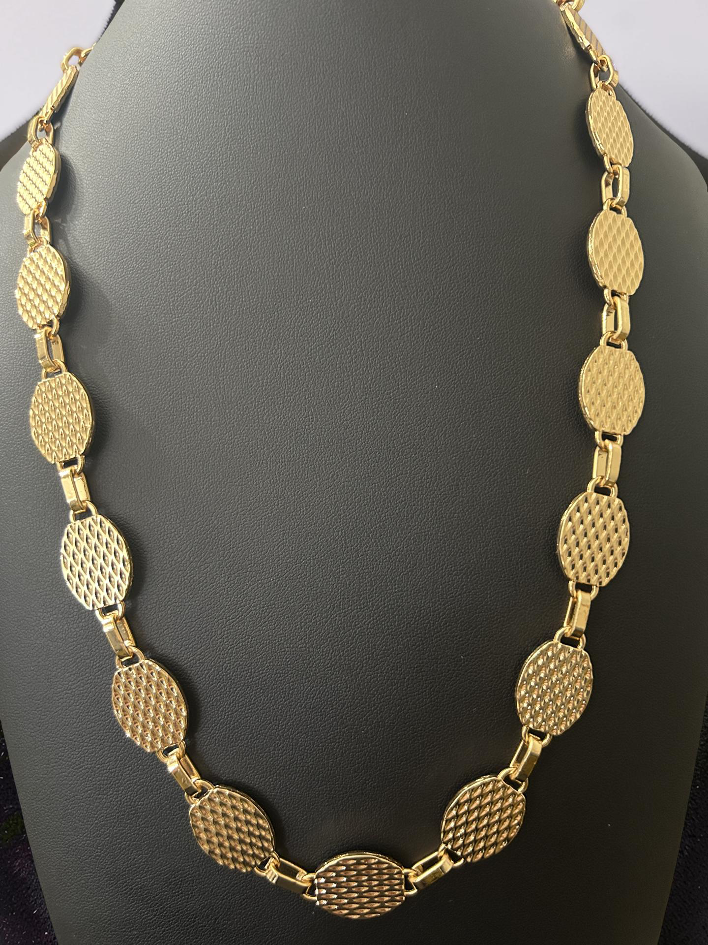 18K Gold Plated Diamond-Cut Oval Disc Link Chain Necklace – 24 Inch Statement Chain