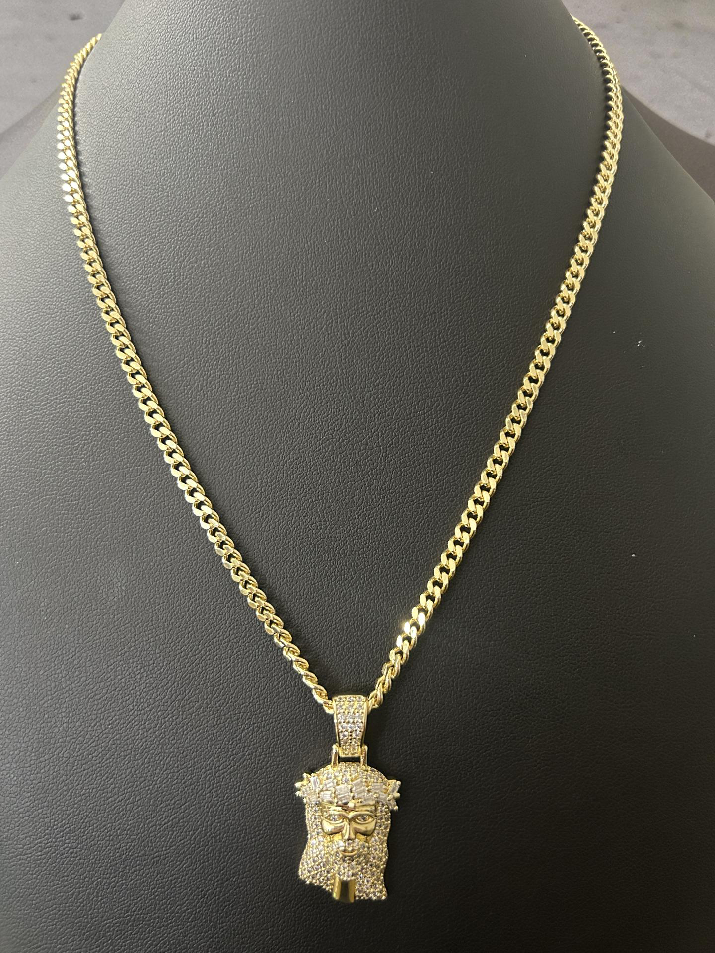 18” 3.5mm 14K Gold Filled Cuban Chain with Iced Out Jesus Head Pendant