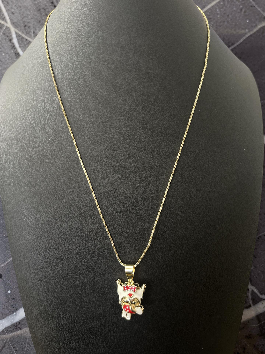 18” Thin Snake Chain with Kitty Pendant – Gold Tone Necklace
