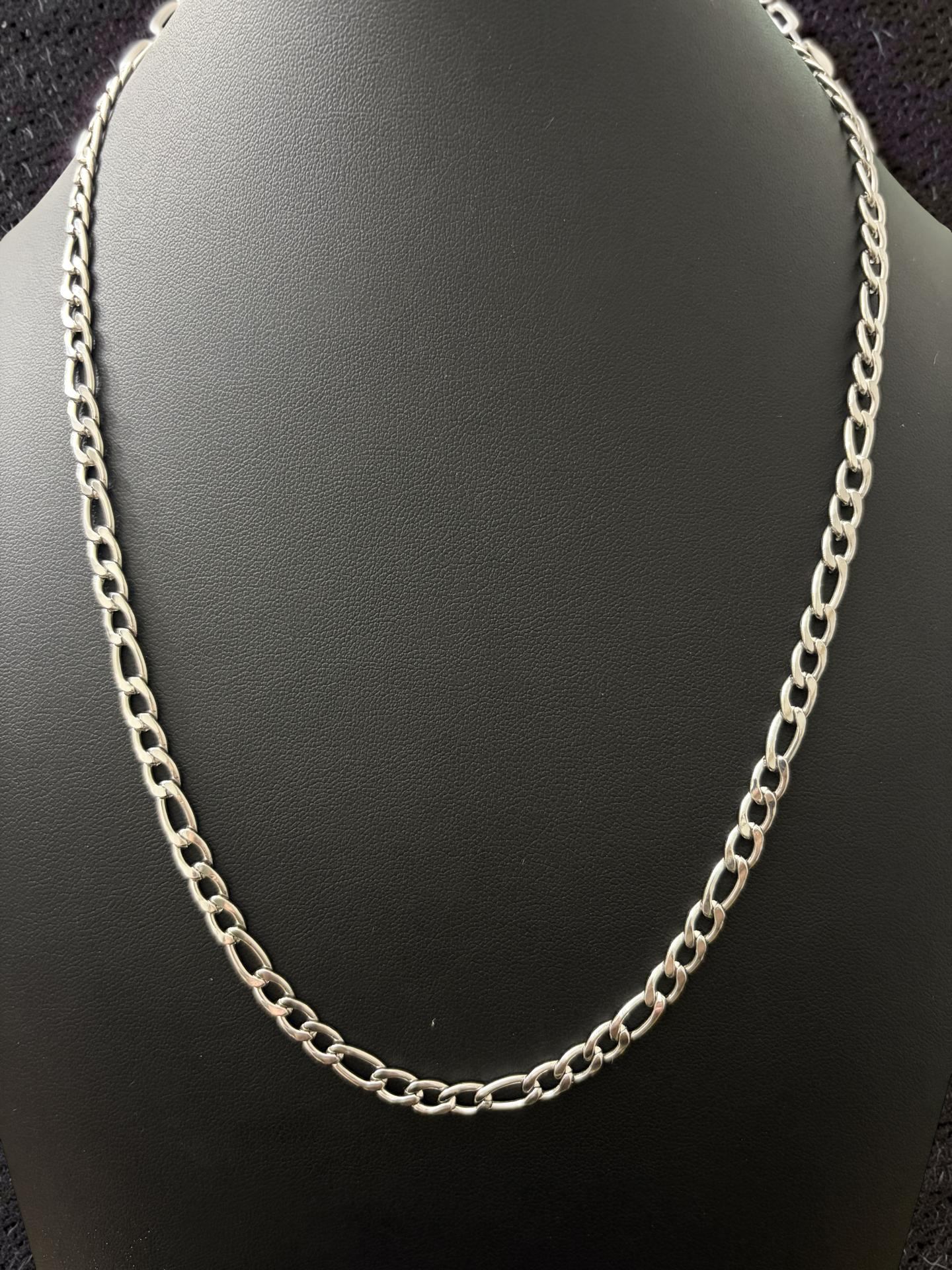 22” Stainless Steel 5mm Figaro Chain – Classic Style, Modern Strength