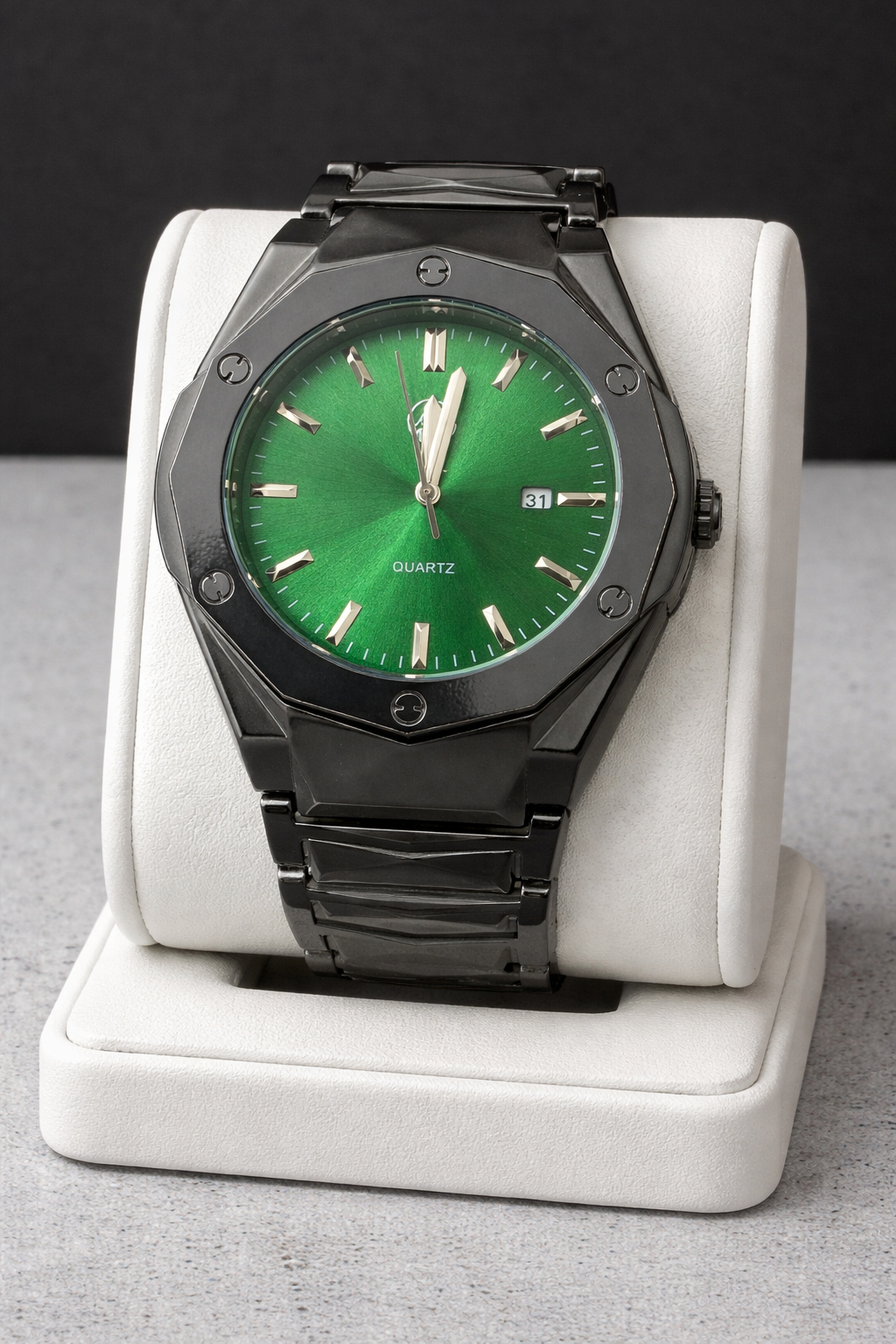🖤 45MM Black Stainless Steel Luxury Watch
Bold. Clean. Built to stand out.