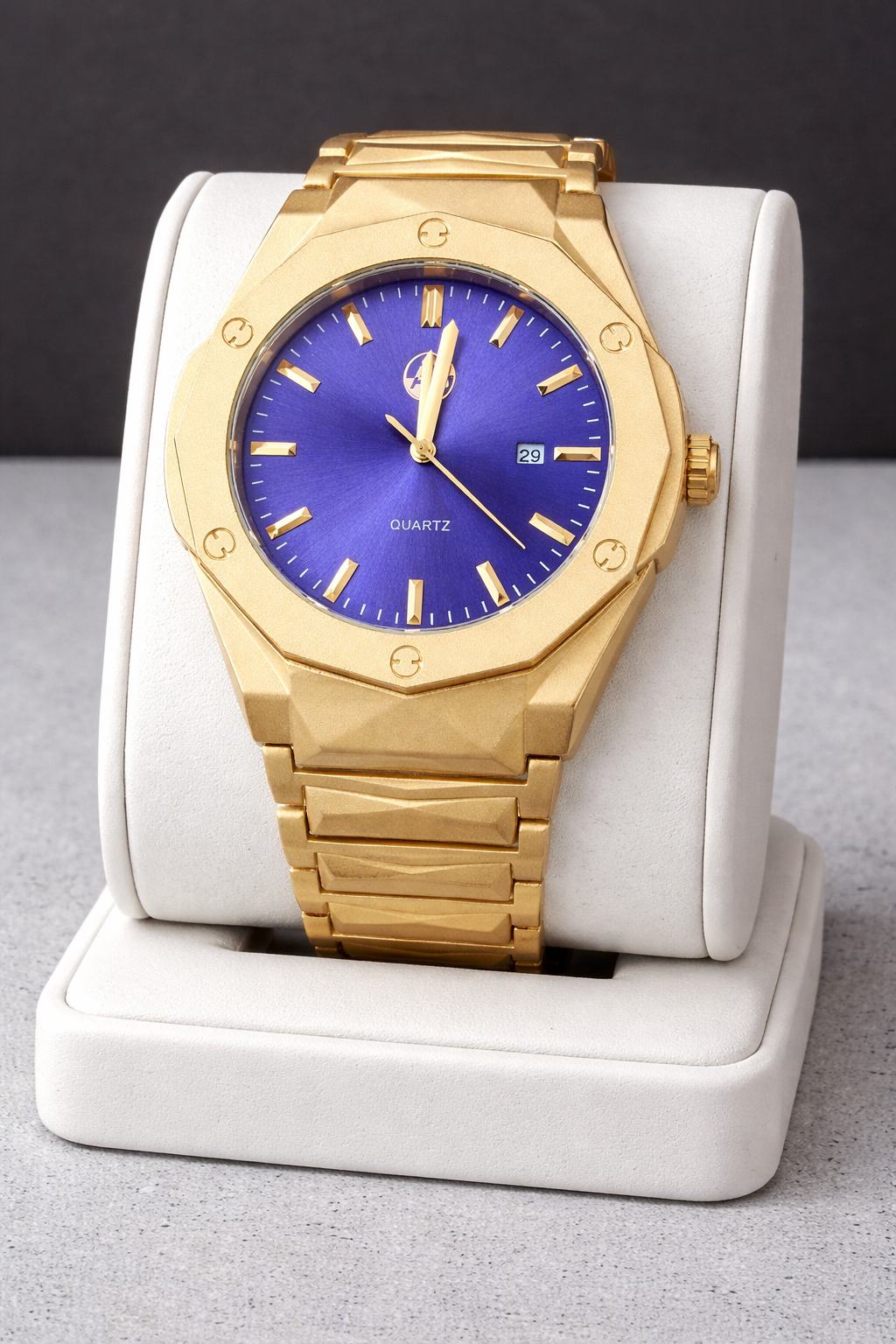 🟡 45MM Gold Over Stainless Steel Luxury Watch
Rich look. Heavy presence. Everyday luxury.