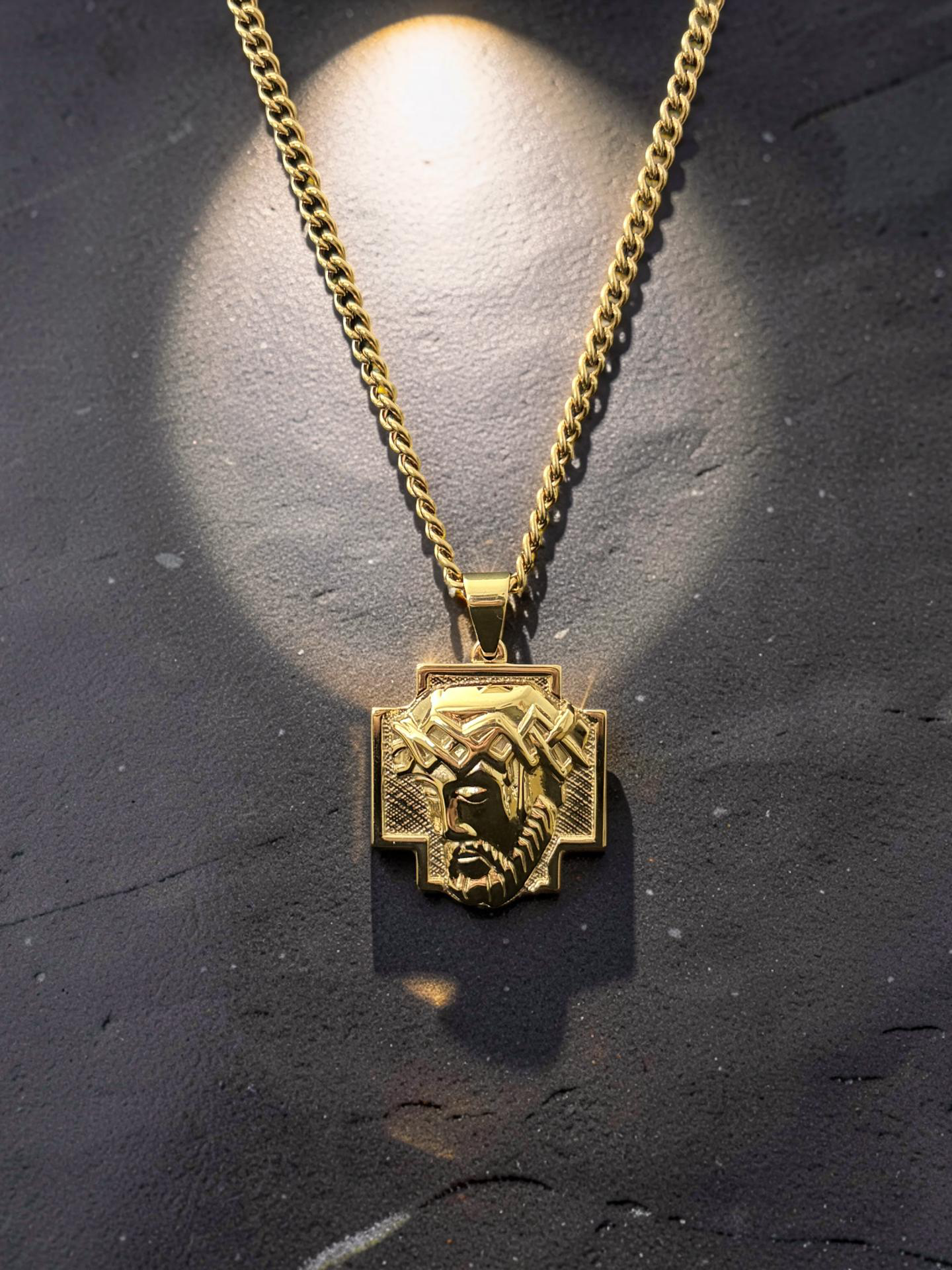 ✝️ 24” Gold Cuban Chain w/ Jesus Pendant (3.5mm)