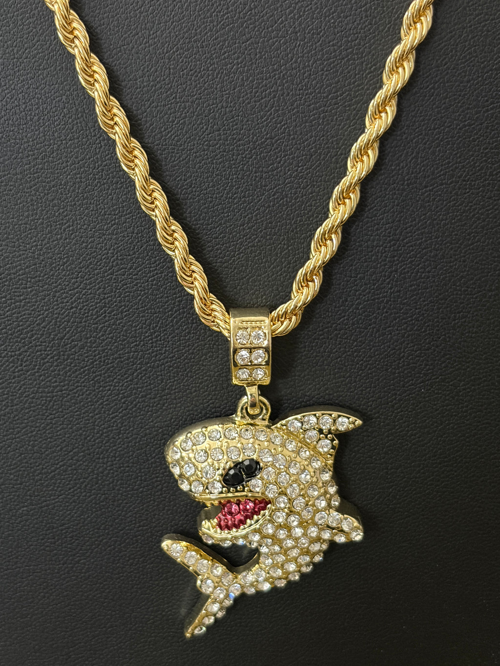 24” 4mm Rope Chain w/ Iced Out VVS CZ Shark Pendant – 14K Gold Filled Over Brass