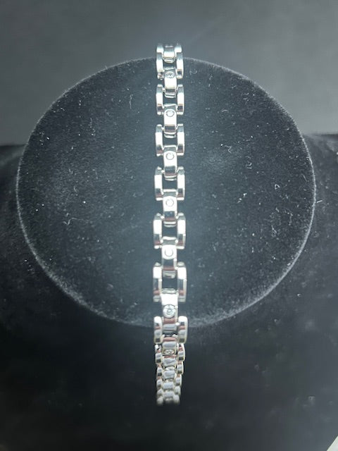 B16 - 14k White Gold Bracelet 8 inch