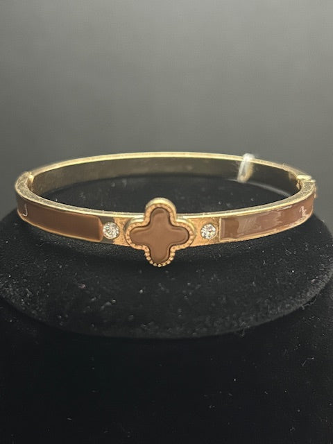 B11 - 14k Gold Brown Clover Bangle 8 Inch
