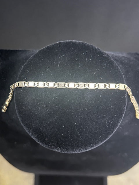 B24 - 14k Gold Valentino 7 Inch