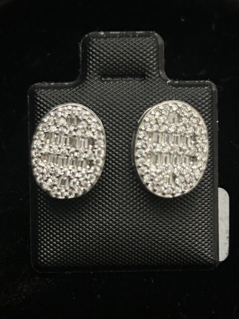 E26 - 14k Oval Studs