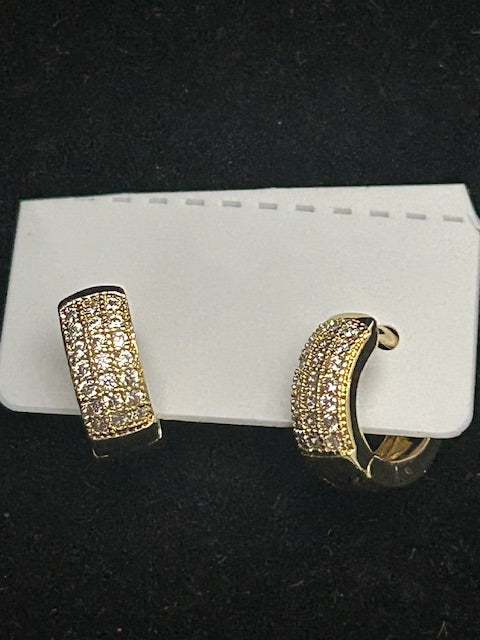 E17 - 14k Small Hoops