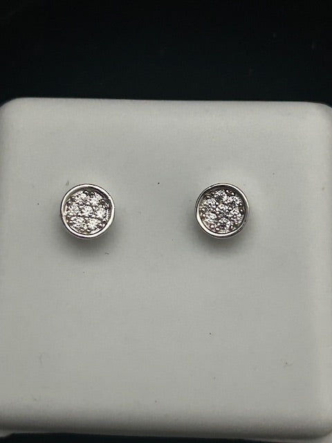 E16 - 14k Small Round Studs