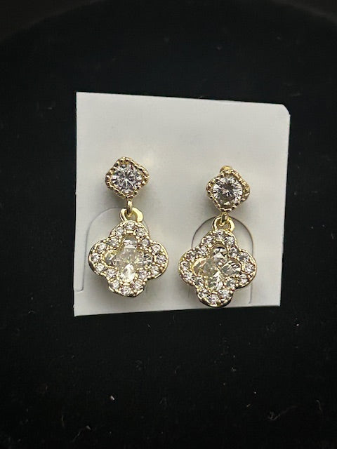 E5 - 14k Clover Dangle